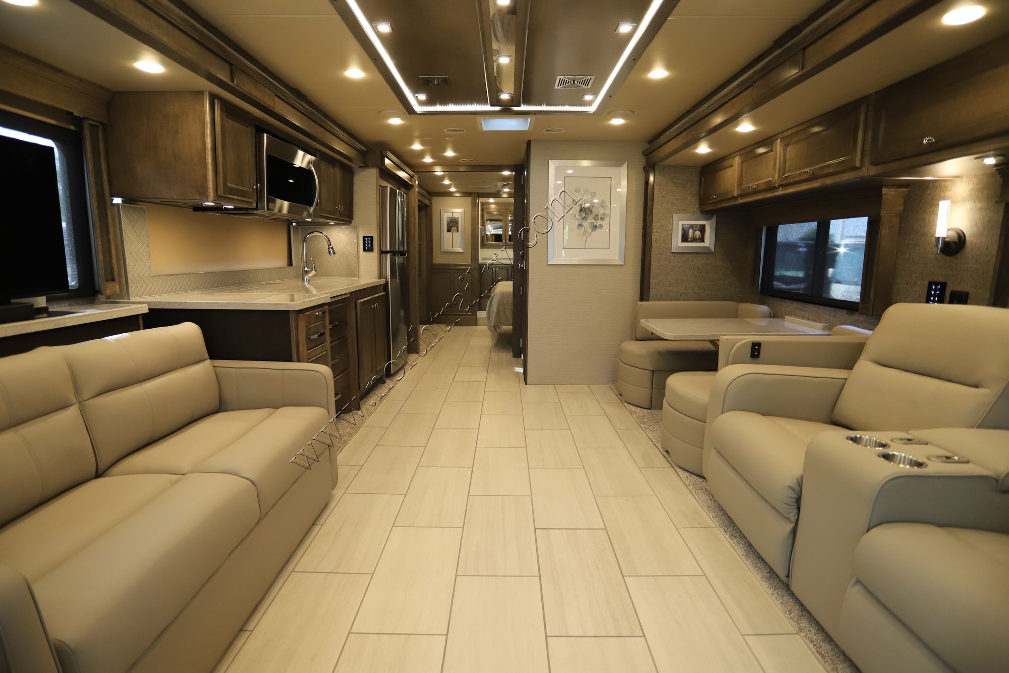 New 2022 Tiffin Motor Homes Allegro Red 37BA Class A  For Sale