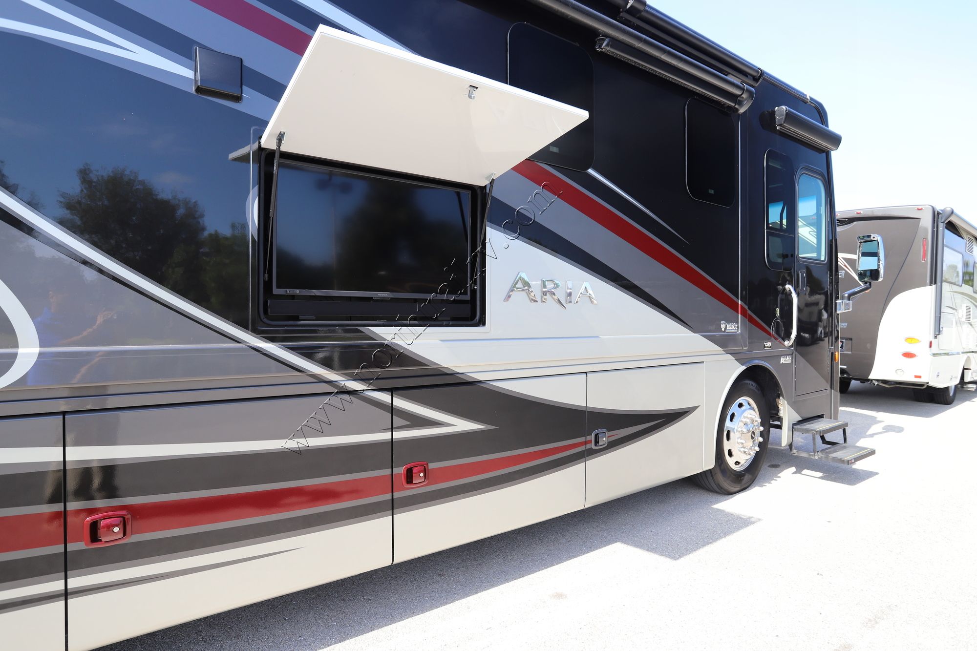 Used 2021 Thor Aria 4000 Class A  For Sale