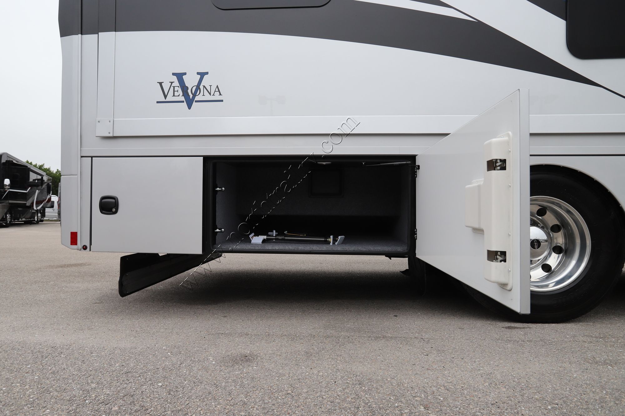 New 2022 Renegade Rv Verona 40VBH Super C  For Sale