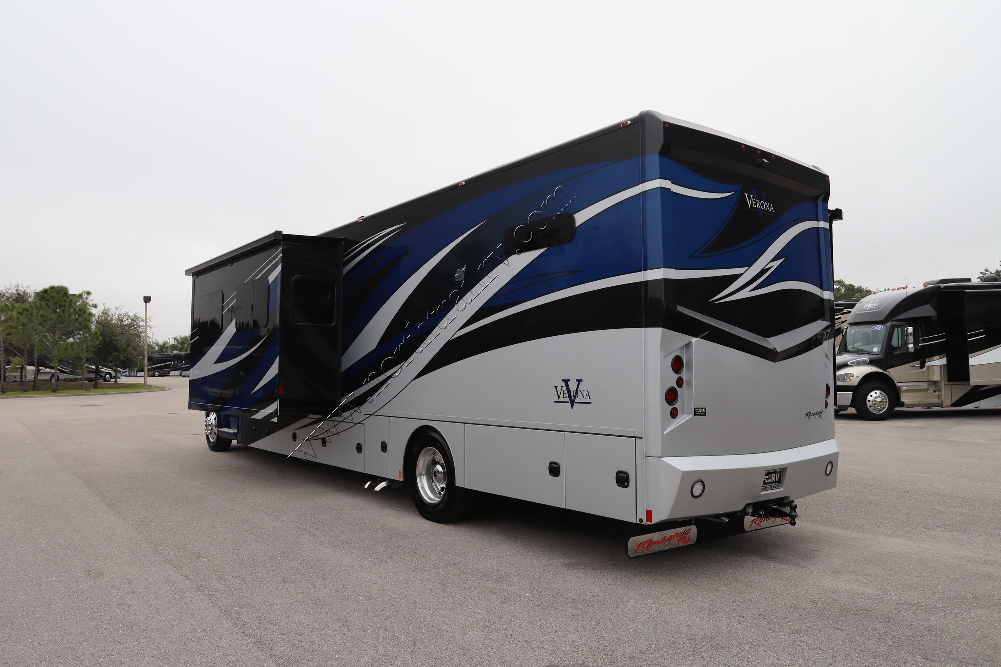 New 2022 Renegade Rv Verona 40VBH Super C  For Sale