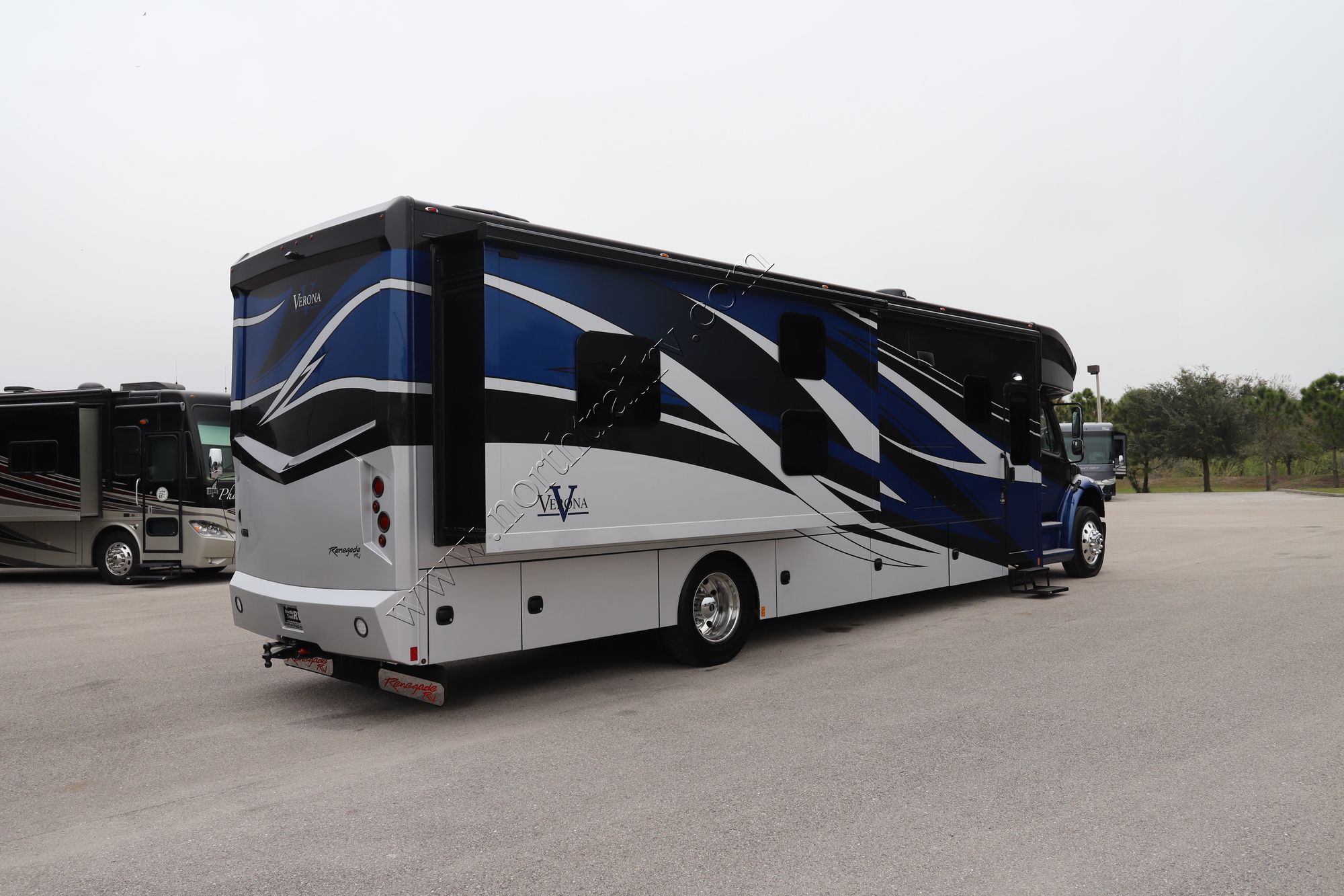 New 2022 Renegade Rv Verona 40VBH Super C  For Sale