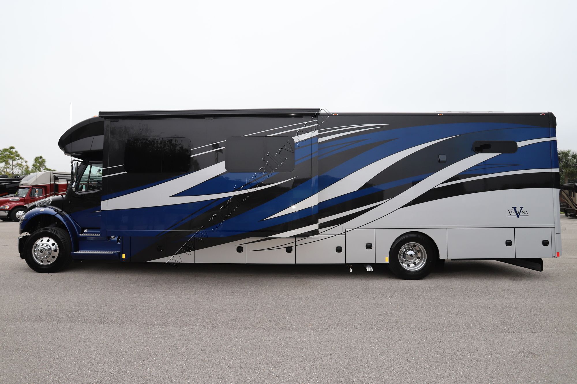 New 2022 Renegade Rv Verona 40VBH Super C  For Sale