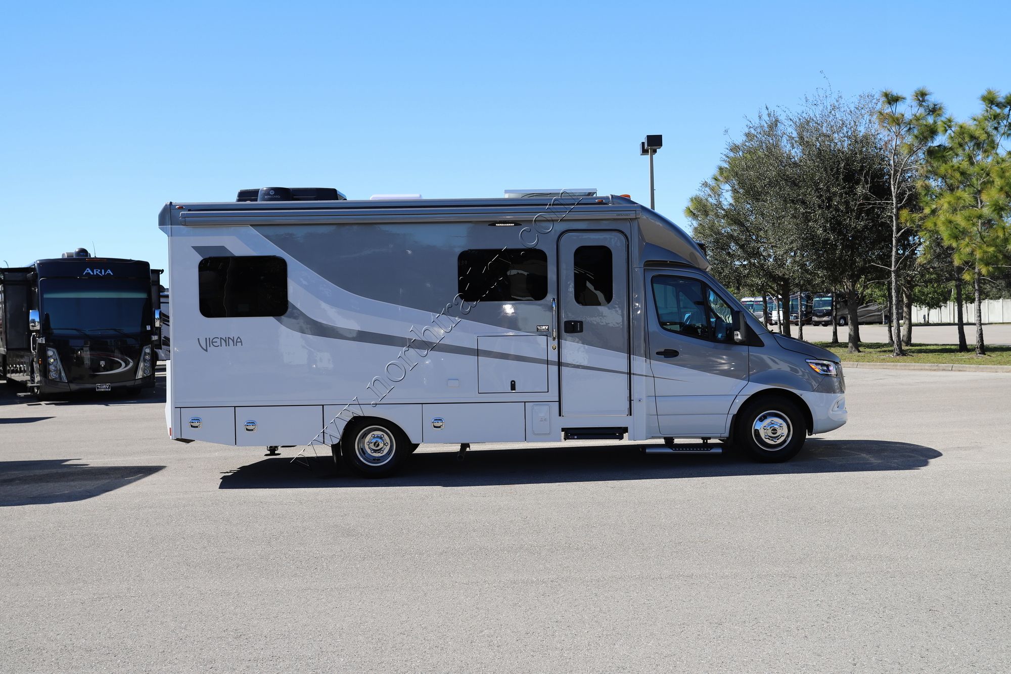 New 2022 Renegade Rv Vienna 25VTBN Class C  For Sale