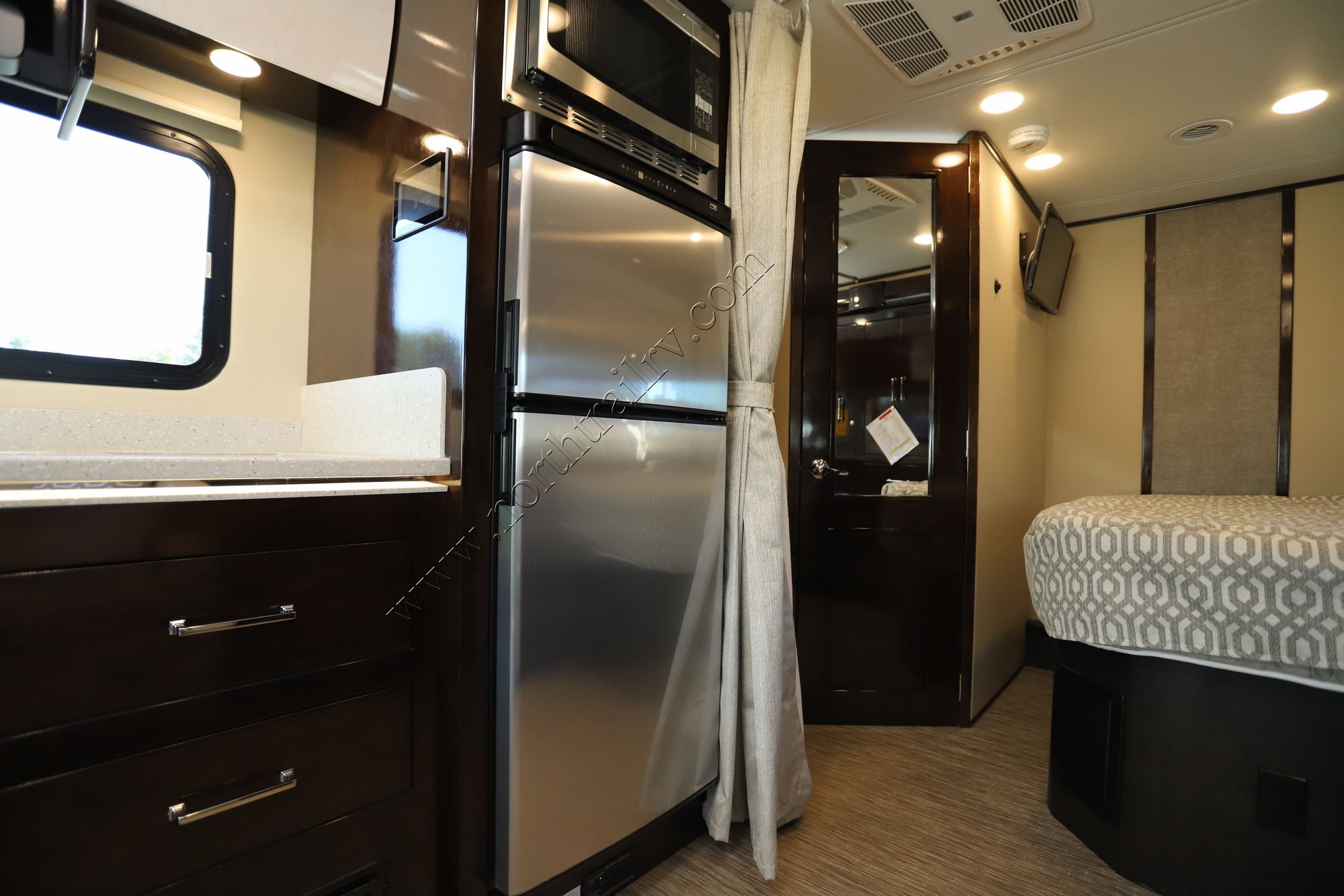 New 2022 Renegade Rv Vienna 25VFWC Class C  For Sale