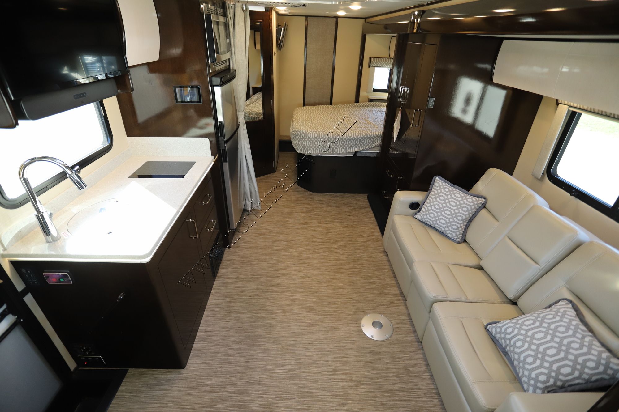 New 2022 Renegade Rv Vienna 25VFWC Class C  For Sale