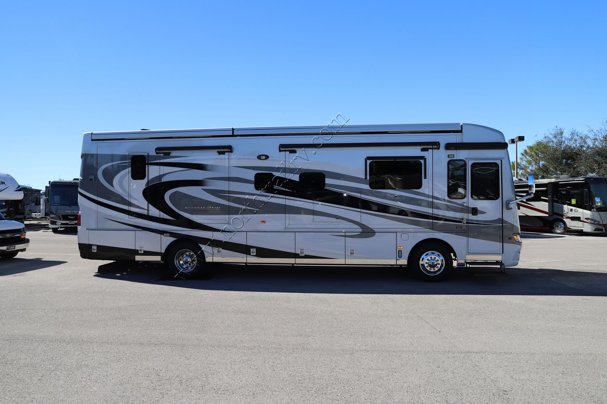 Used 2016 Newmar Dutch Star 3736 Class A  For Sale