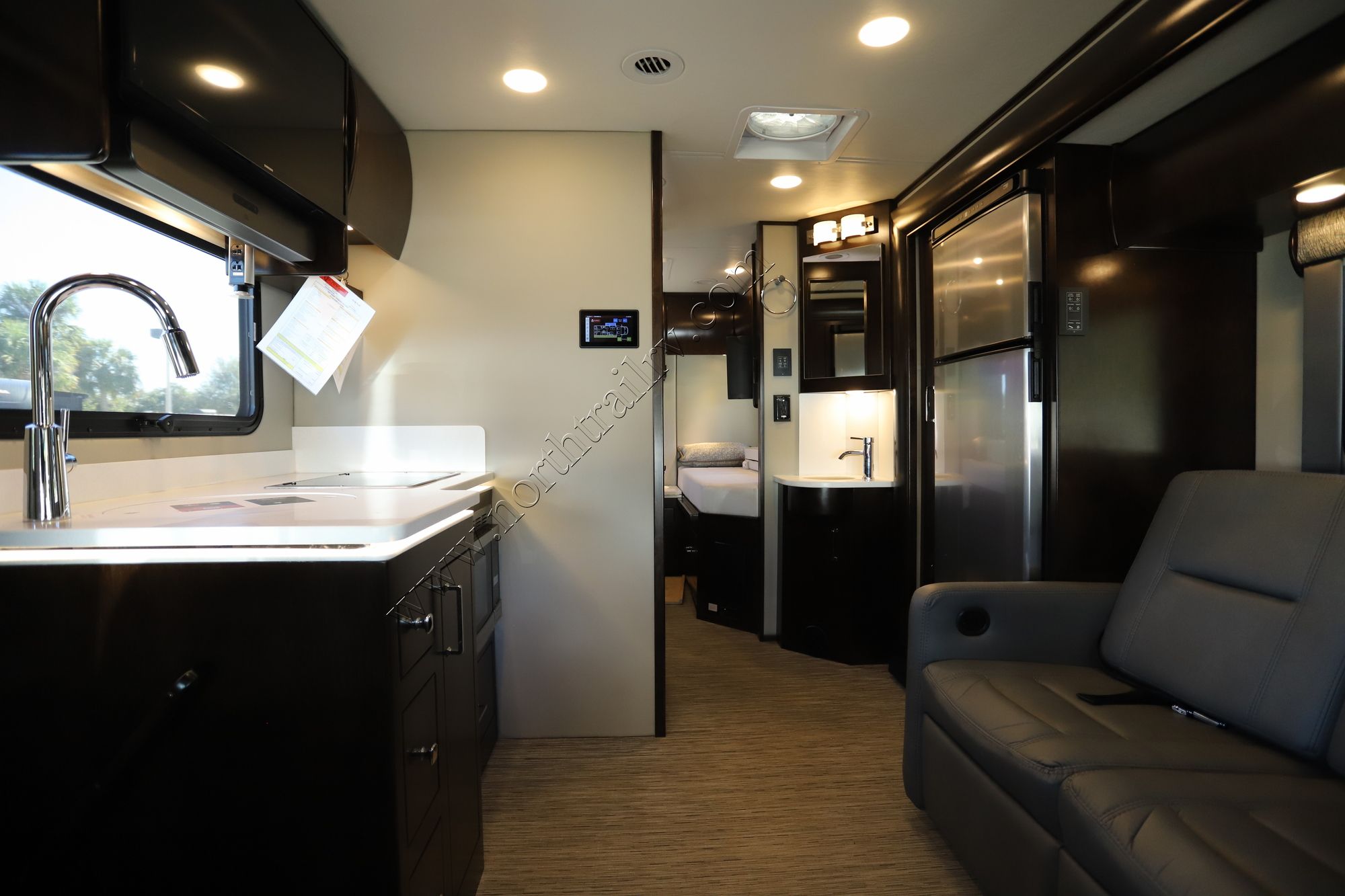 New 2022 Renegade Rv Vienna 25VTBN Class C  For Sale