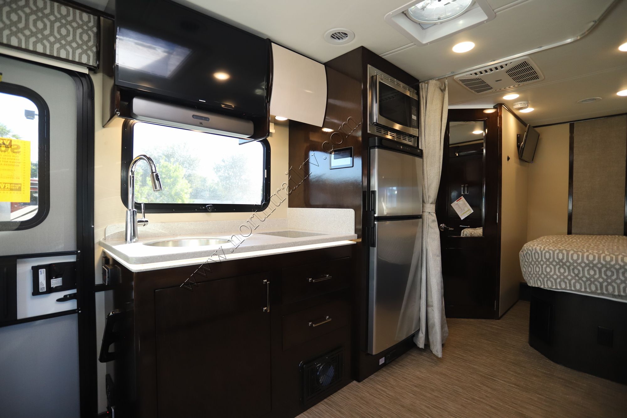 New 2022 Renegade Rv Vienna 25VFWC Class C  For Sale