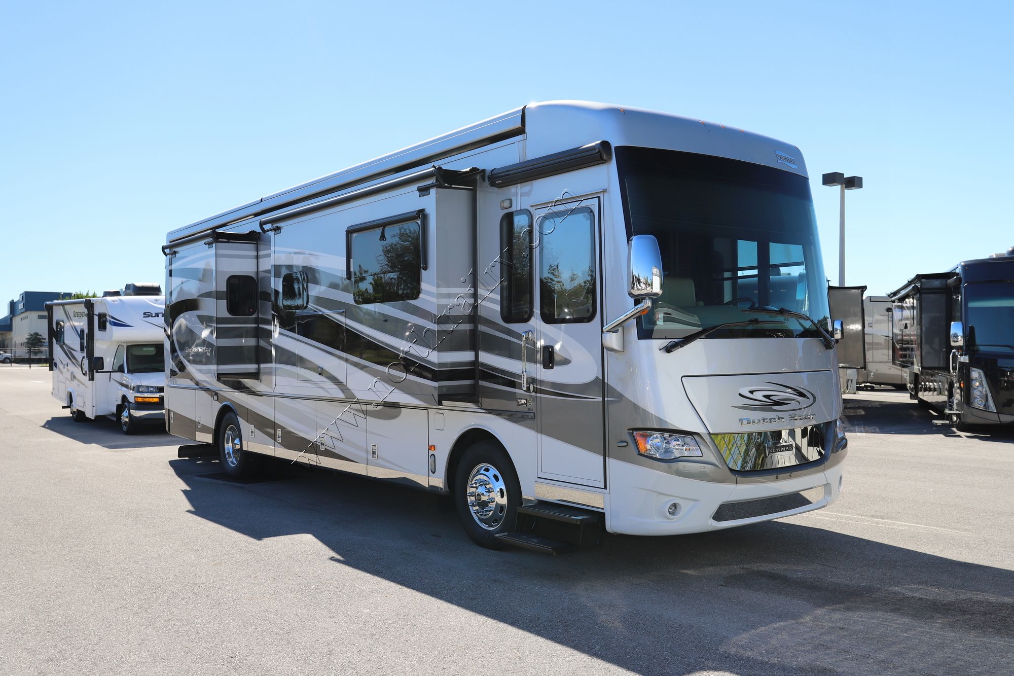 Used 2016 Newmar Dutch Star 3736 Class A  For Sale