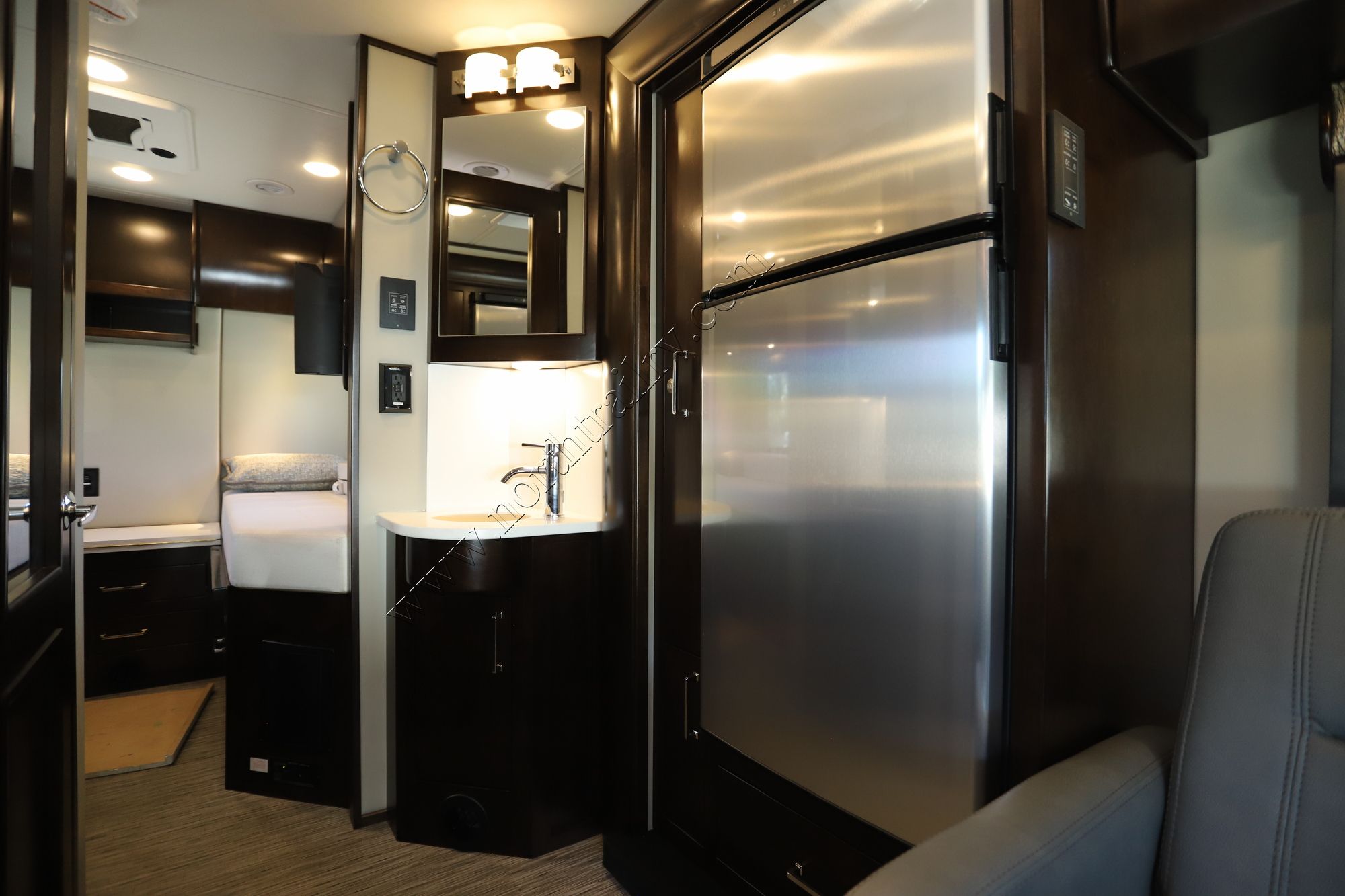 New 2022 Renegade Rv Vienna 25VTBN Class C  For Sale