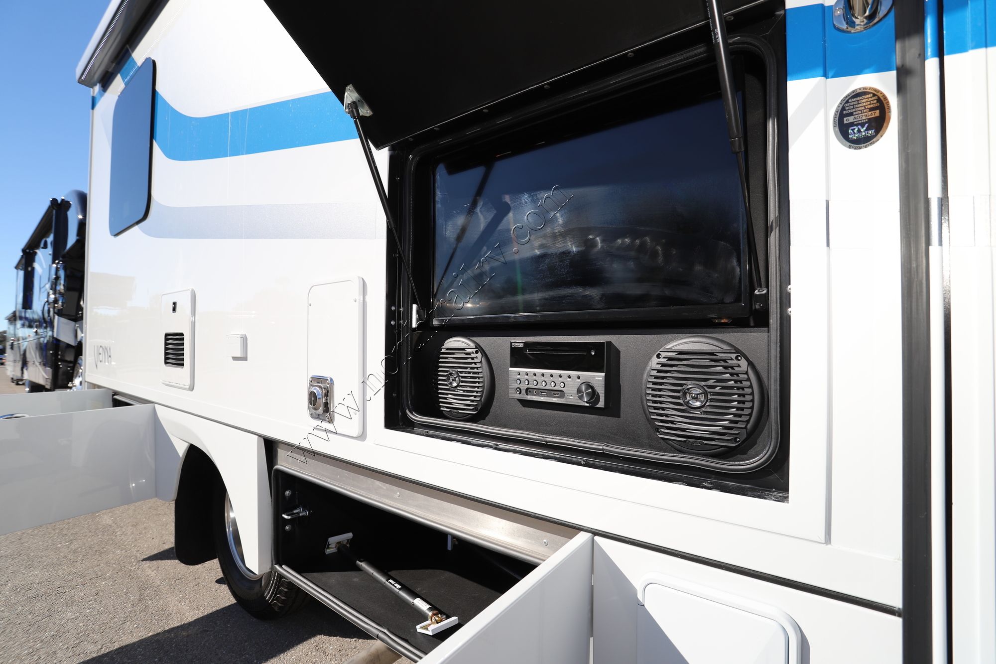 New 2022 Renegade Rv Vienna 25VFWC Class C  For Sale