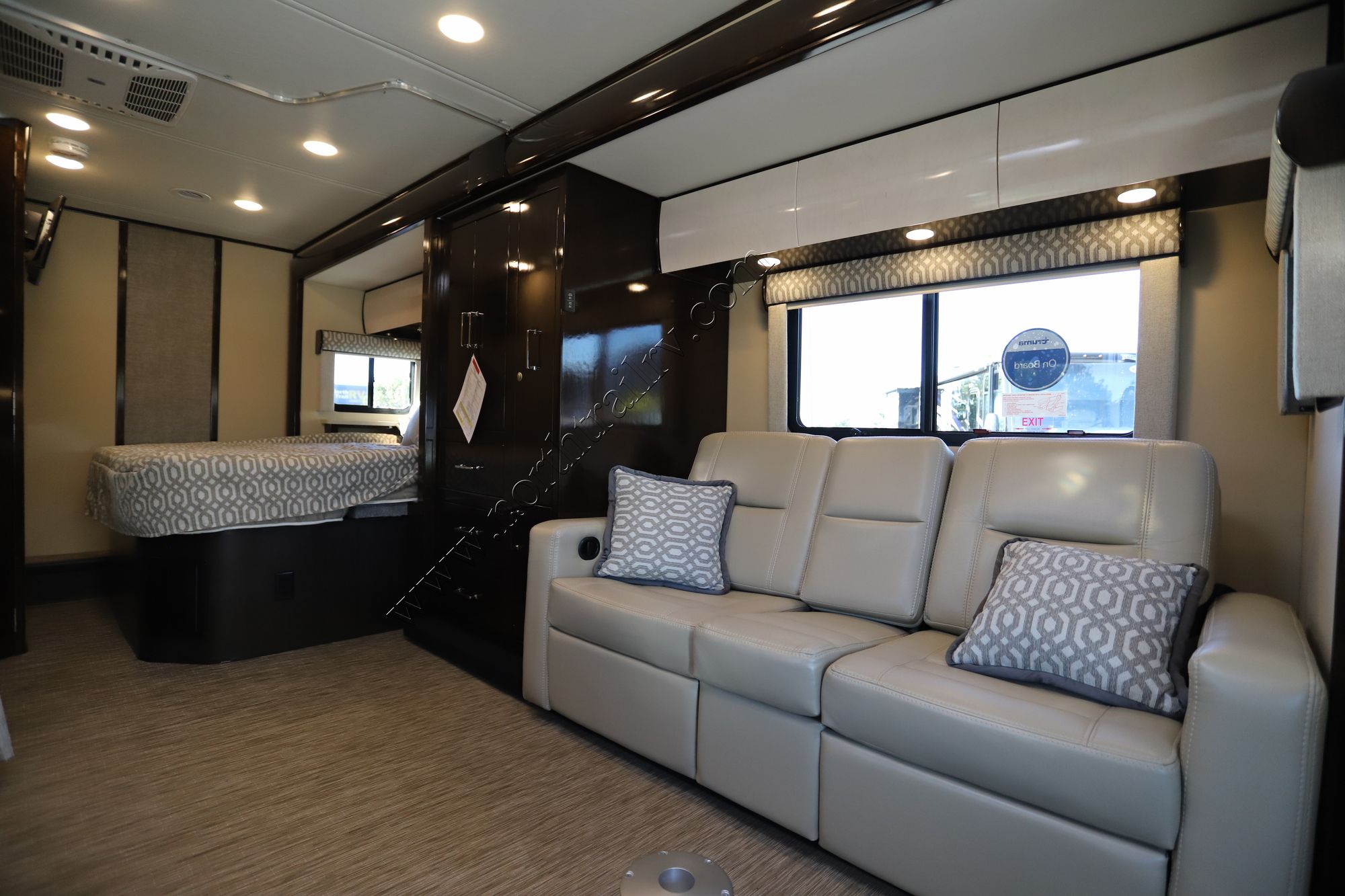 New 2022 Renegade Rv Vienna 25VFWC Class C  For Sale