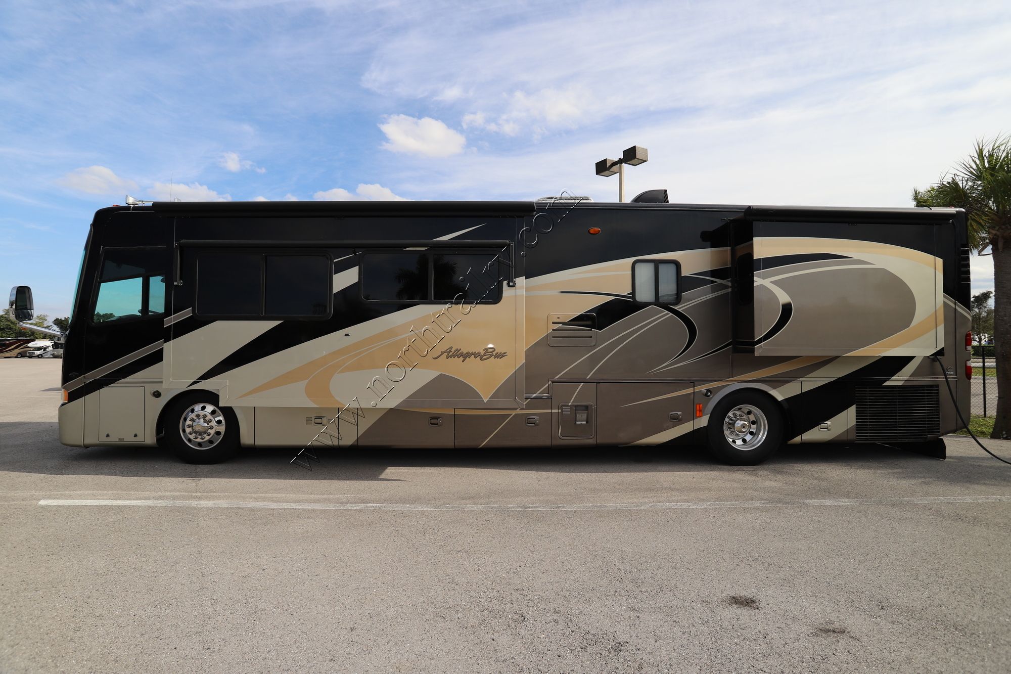 Used 2008 Tiffin Motor Homes Allegro Bus 40QSP Class A  For Sale