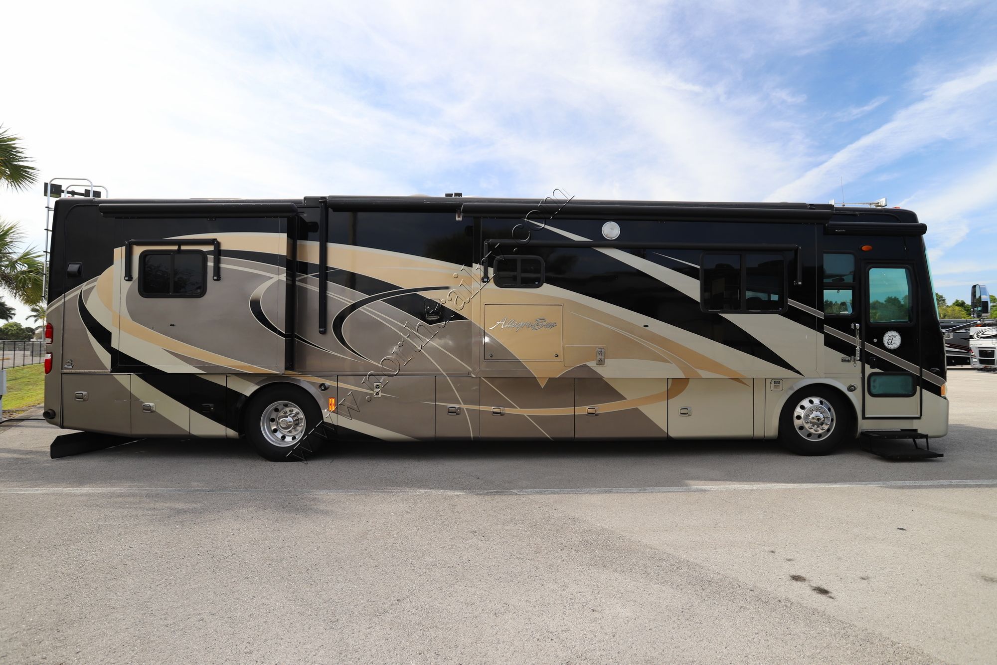 Used 2008 Tiffin Motor Homes Allegro Bus 40QSP Class A  For Sale