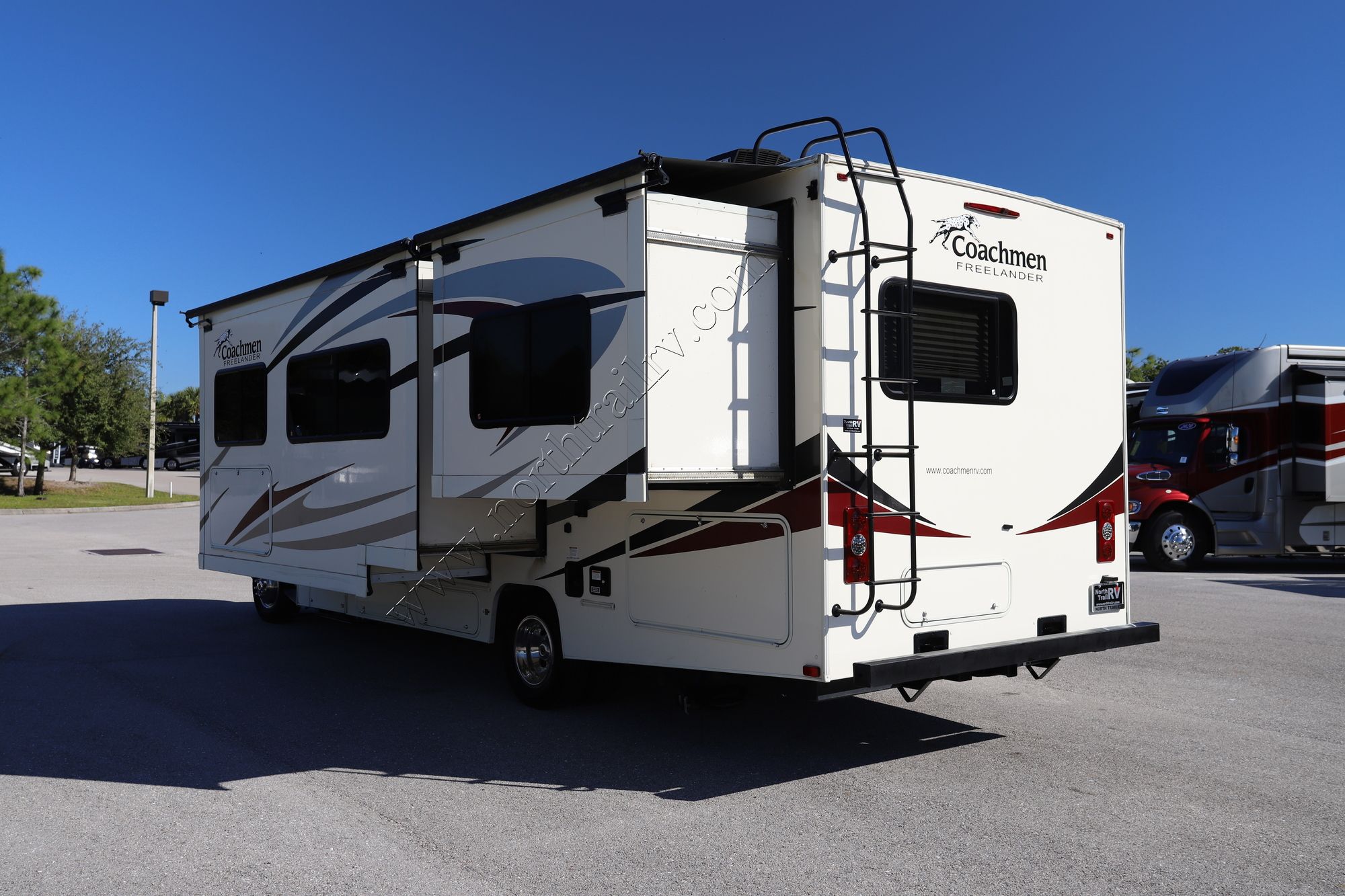 Used 2018 Coachmen Freelander 28BH Class C  For Sale