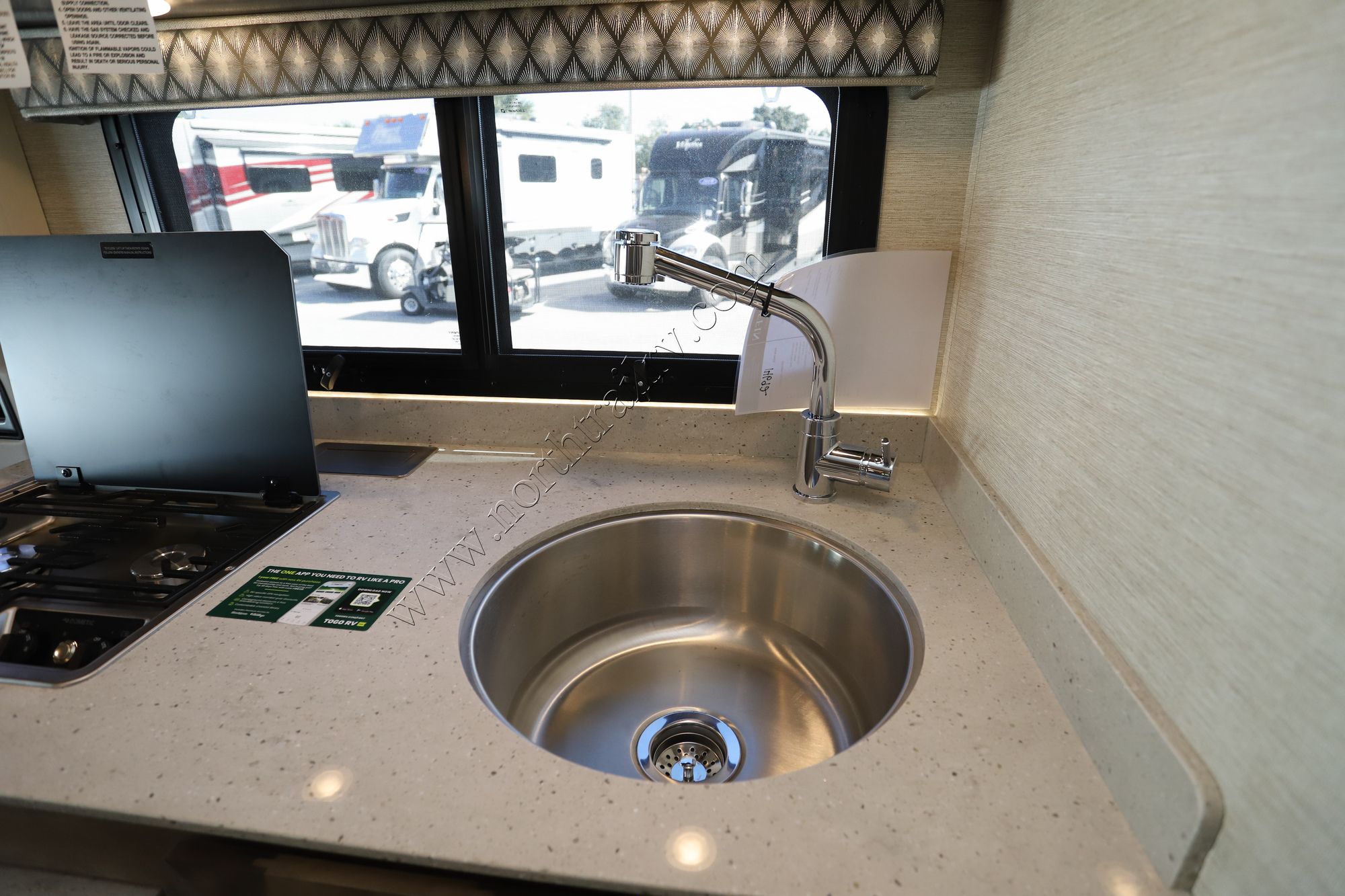 New 2022 Tiffin Motor Homes Wayfarer 25TW Class C  For Sale