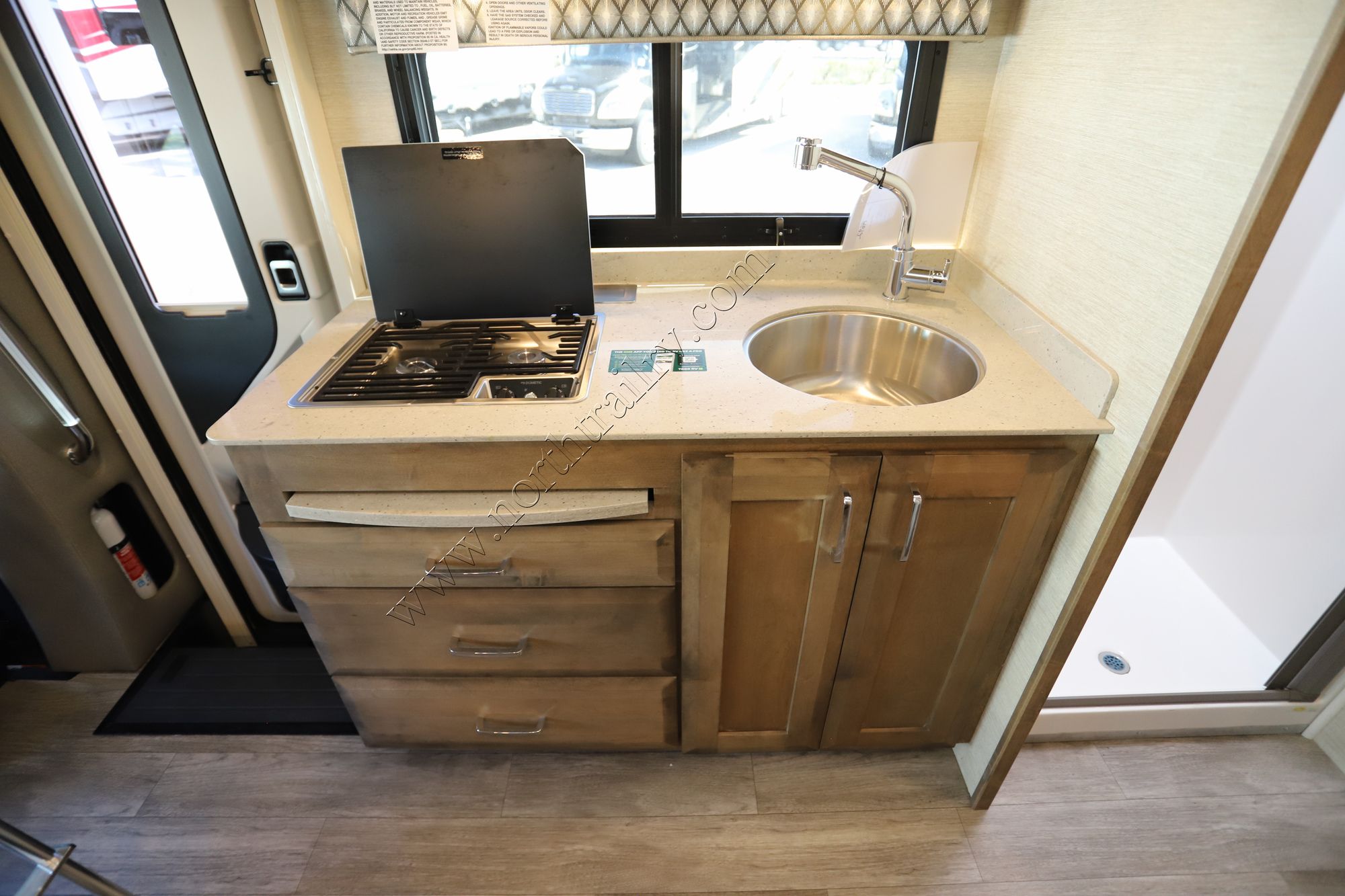 New 2022 Tiffin Motor Homes Wayfarer 25TW Class C  For Sale