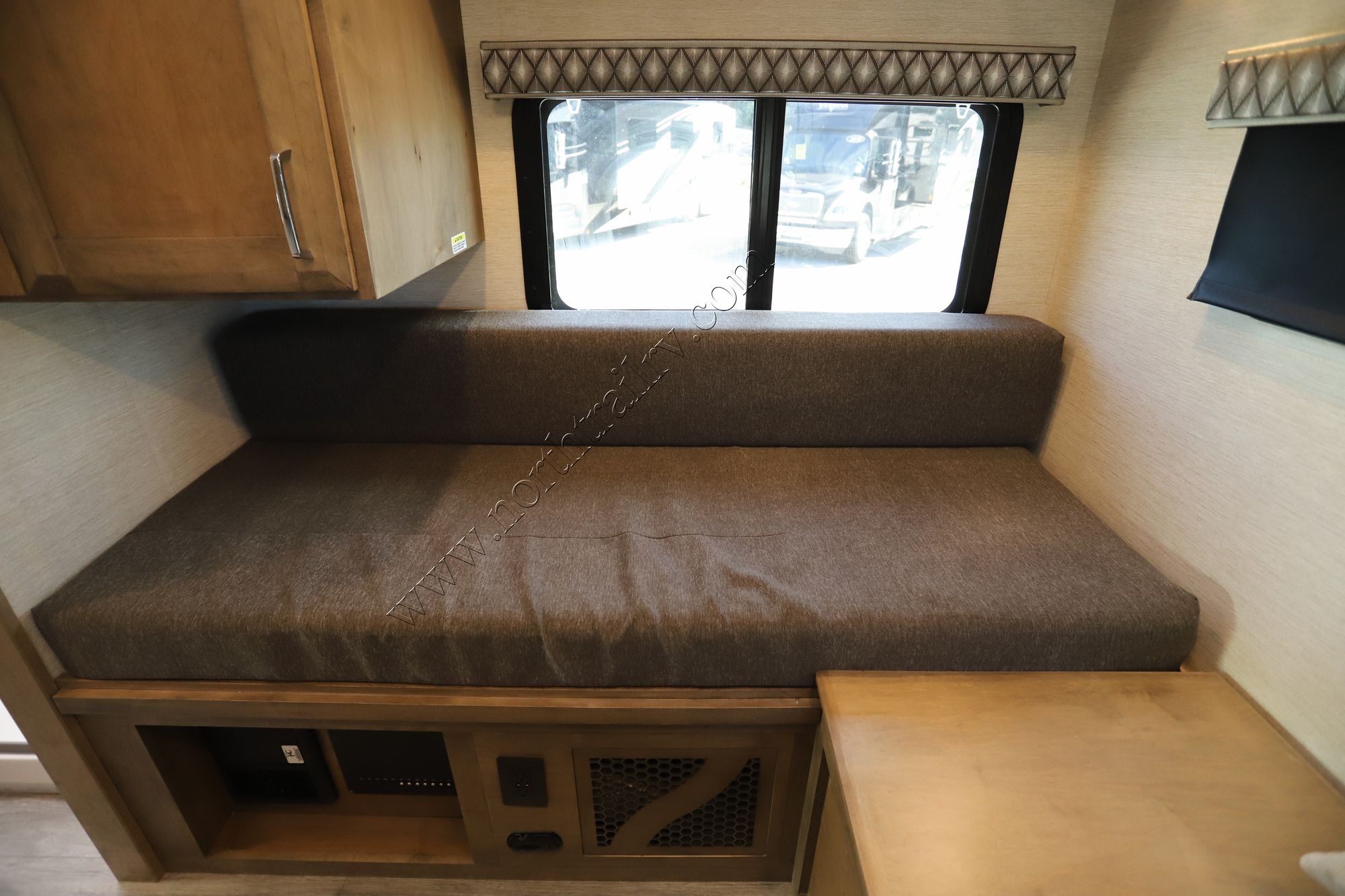 New 2022 Tiffin Motor Homes Wayfarer 25TW Class C  For Sale