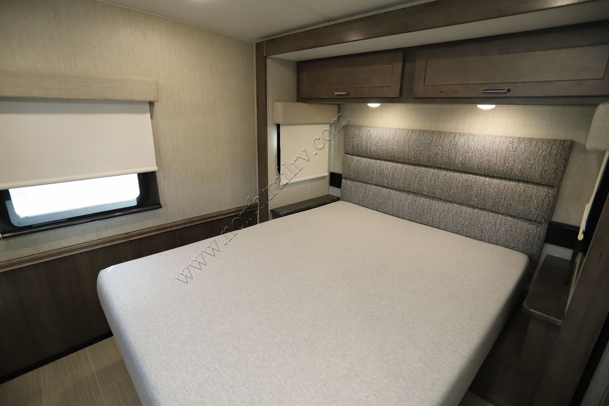 Used 2021 Winnebago Adventurer 30T Class A  For Sale