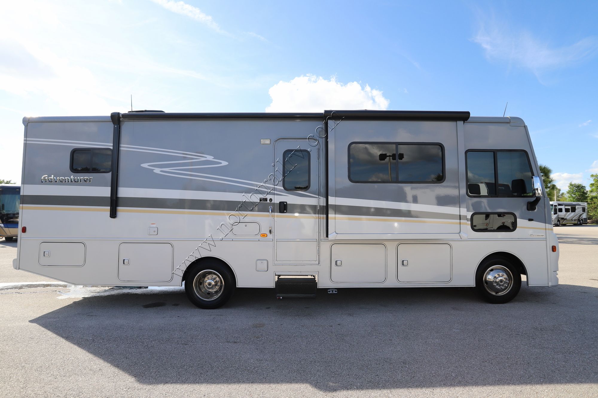 Used 2021 Winnebago Adventurer 30T Class A  For Sale