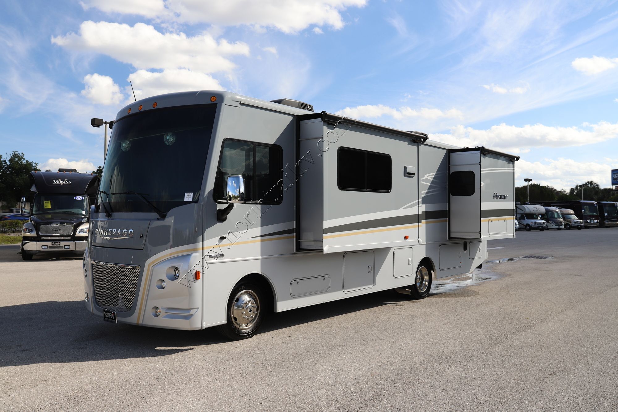 Used 2021 Winnebago Adventurer 30T Class A  For Sale