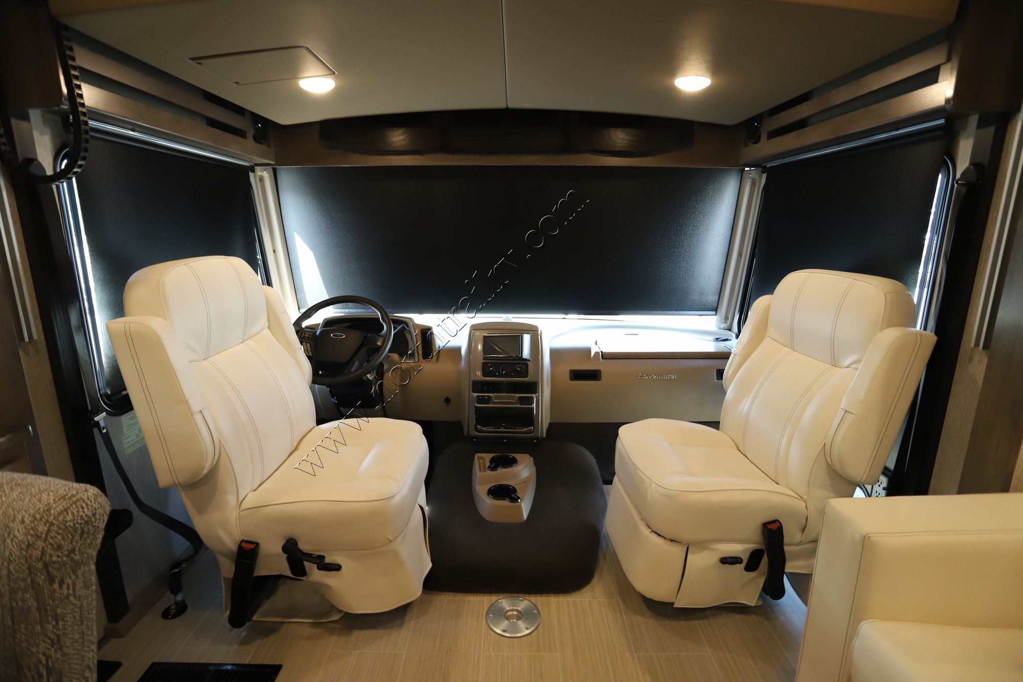 Used 2021 Winnebago Adventurer 30T Class A  For Sale