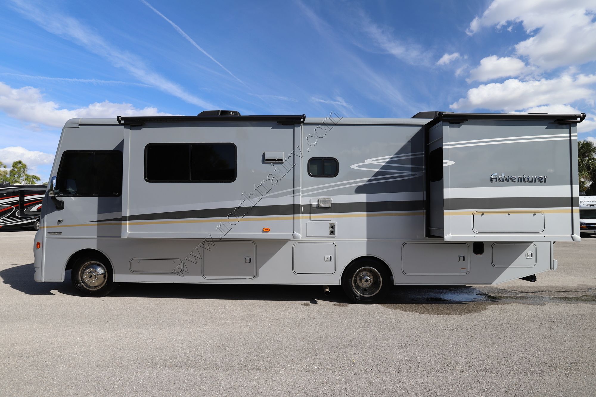 Used 2021 Winnebago Adventurer 30T Class A  For Sale