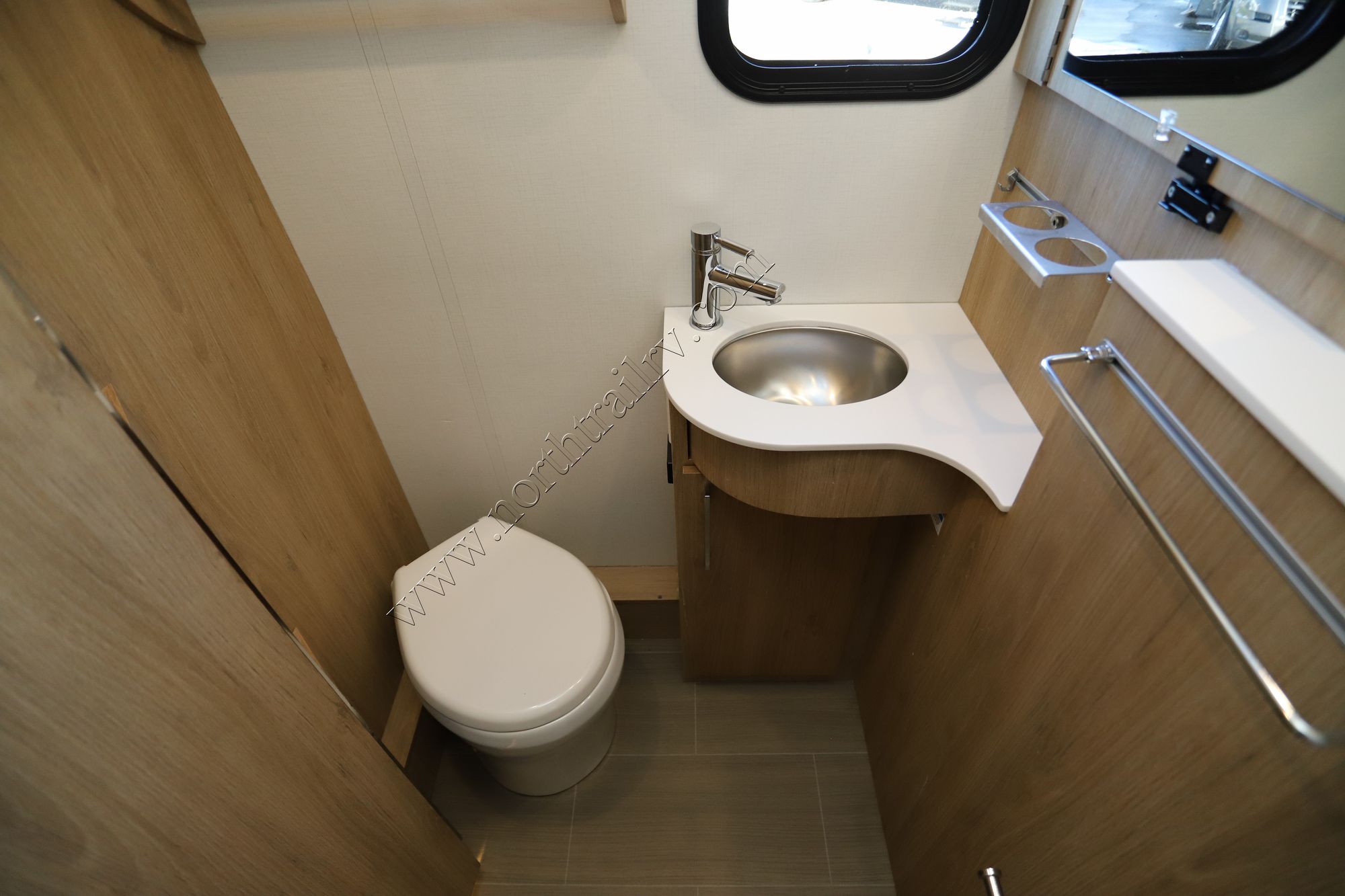 Used 2019 Leisure Van Wonder 24RTB Class B  For Sale