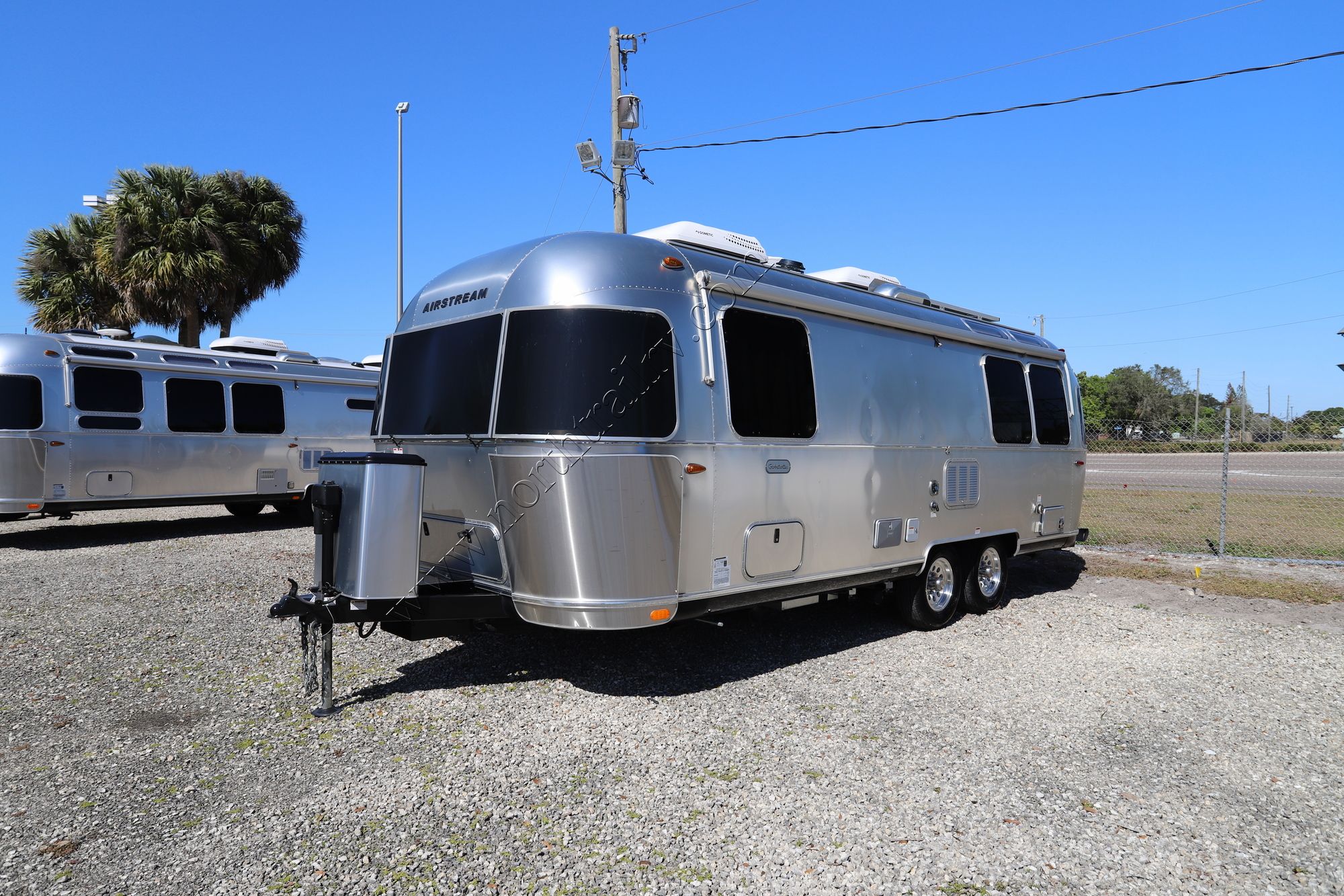 Used 2020 Airstream Globetrotter 25FB Travel Trailer  For Sale