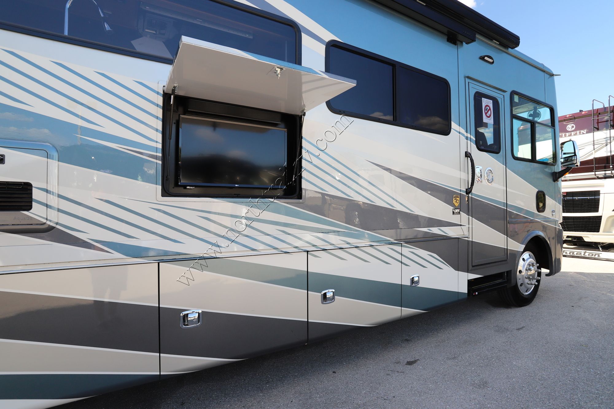 New 2022 Tiffin Motor Homes Allegro 34PA Class A  For Sale