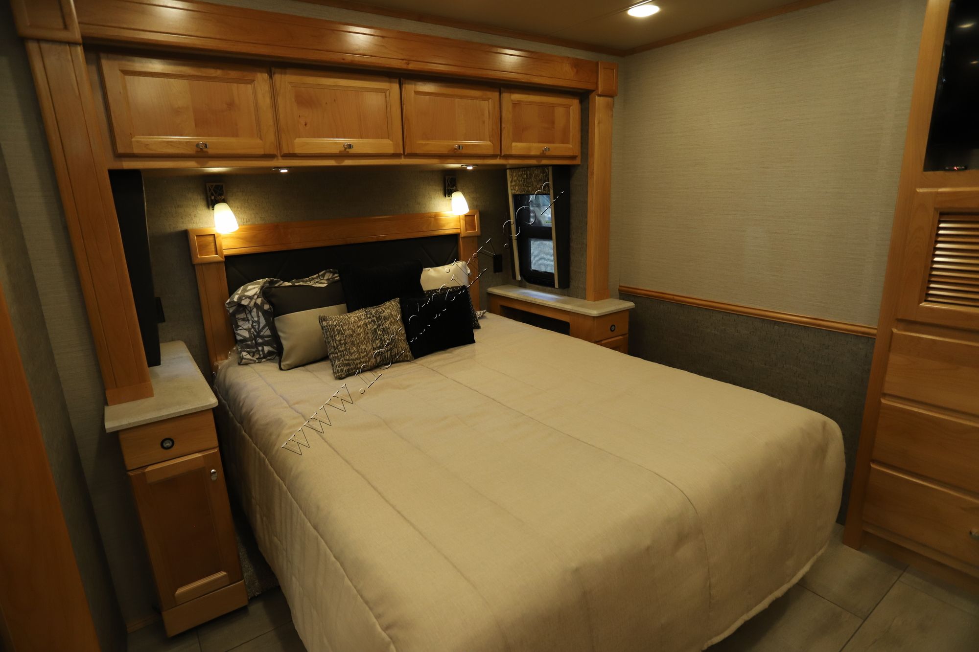 New 2022 Tiffin Motor Homes Allegro 34PA Class A  For Sale