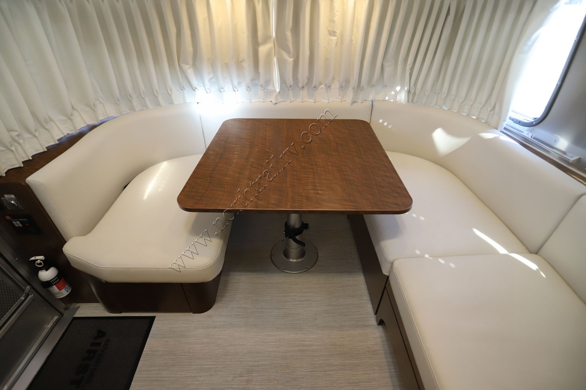 Used 2020 Airstream Globetrotter 25FB Travel Trailer  For Sale