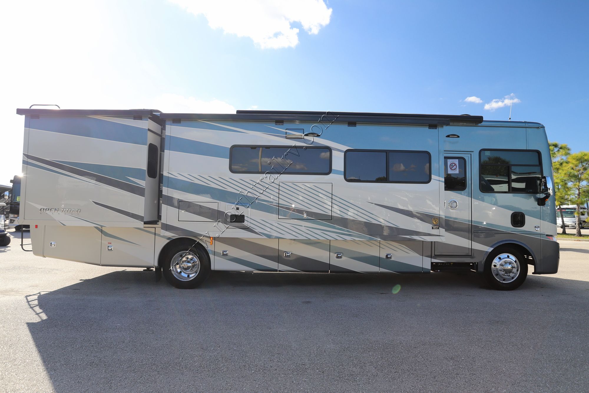 New 2022 Tiffin Motor Homes Allegro 34PA Class A  For Sale