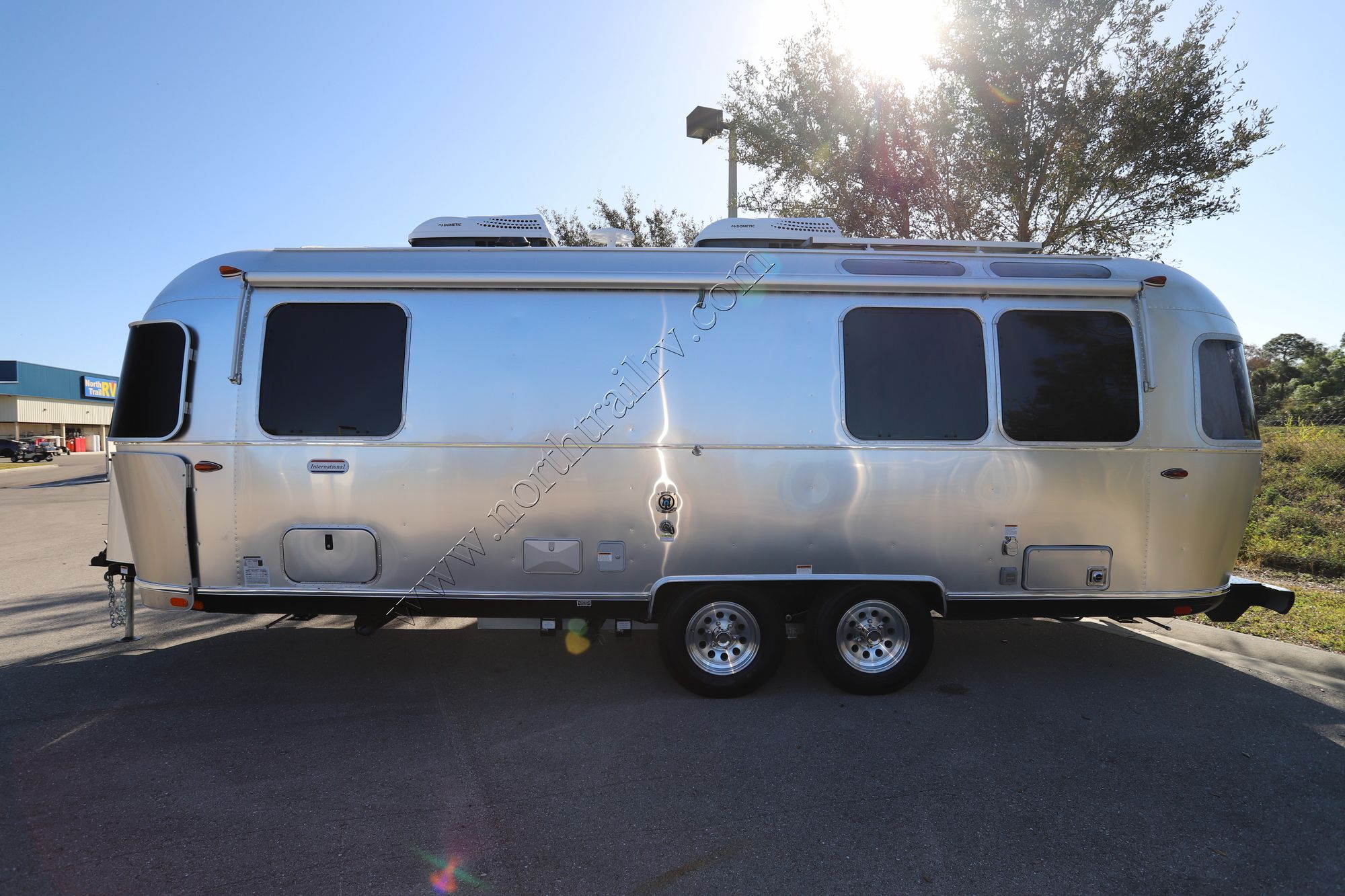 New 2022 Airstream International 25FB Travel Trailer  For Sale