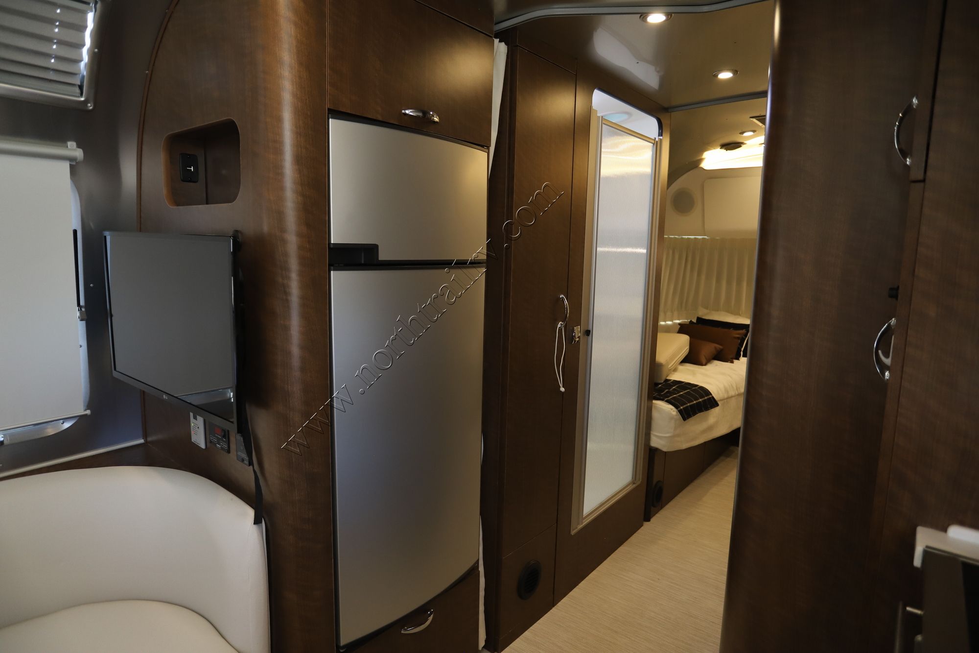 Used 2020 Airstream Globetrotter 25FB Travel Trailer  For Sale