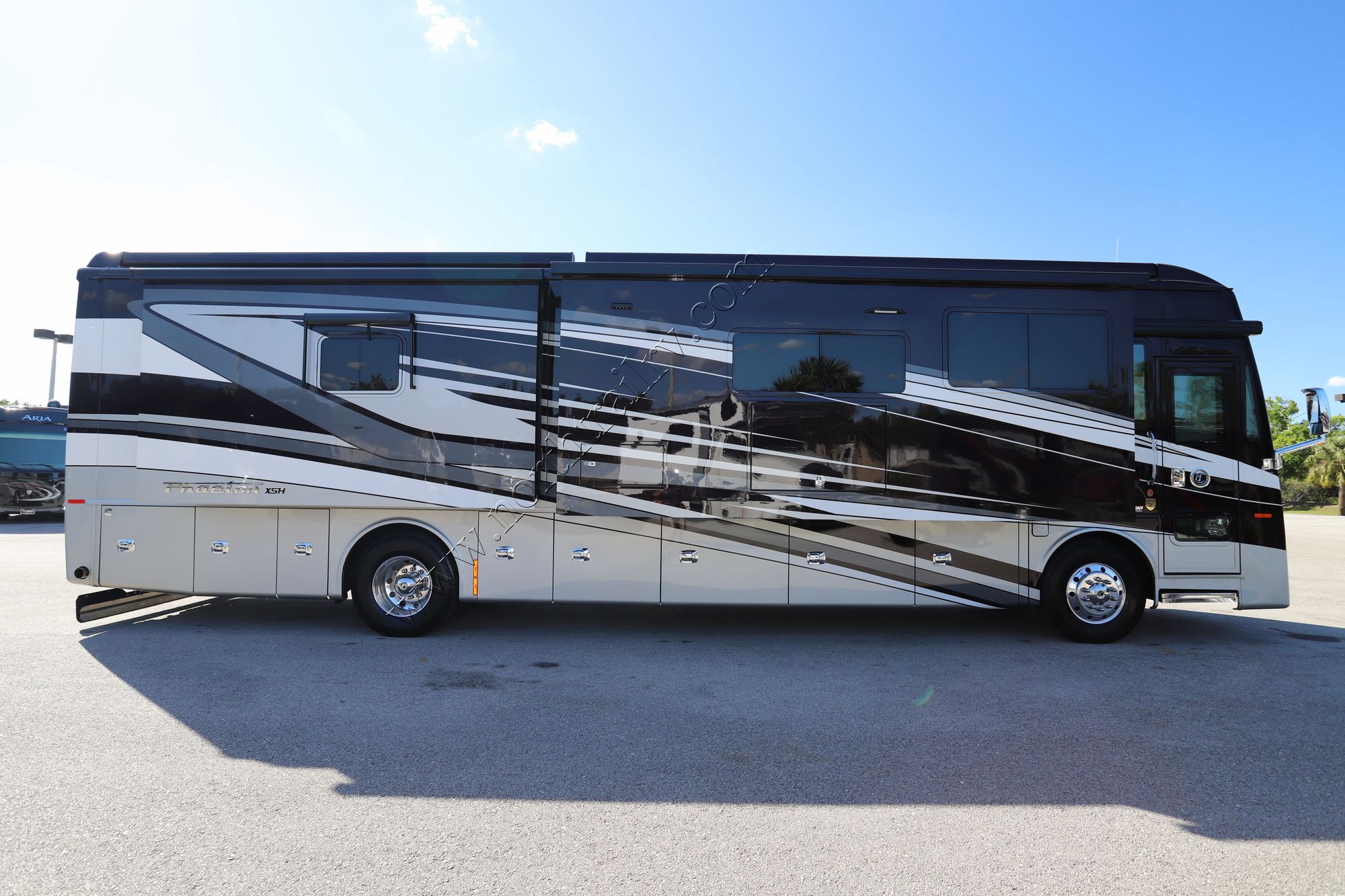 New 2022 Tiffin Motor Homes Phaeton 40IH Class A  For Sale