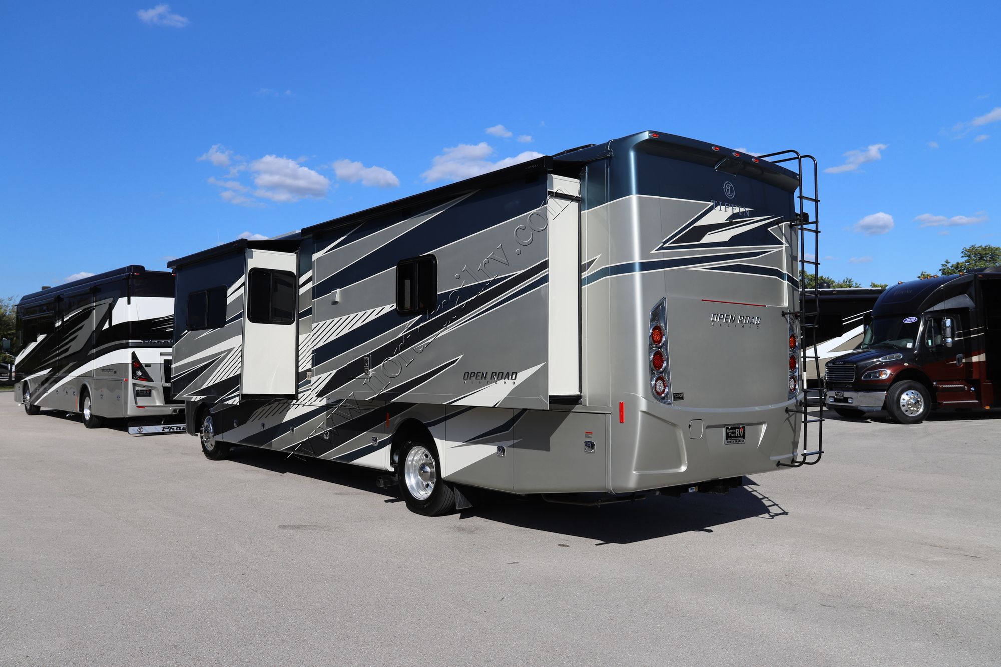 New 2022 Tiffin Motor Homes Allegro 34PA Class A  For Sale