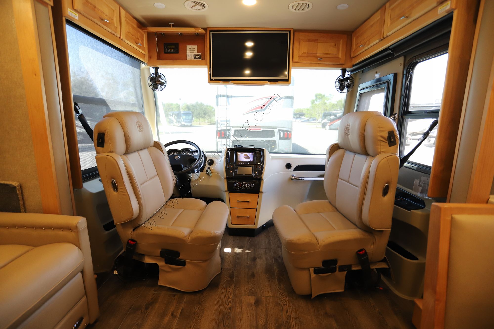 Used 2018 Tiffin Motor Homes Breeze 33BR Class A  For Sale