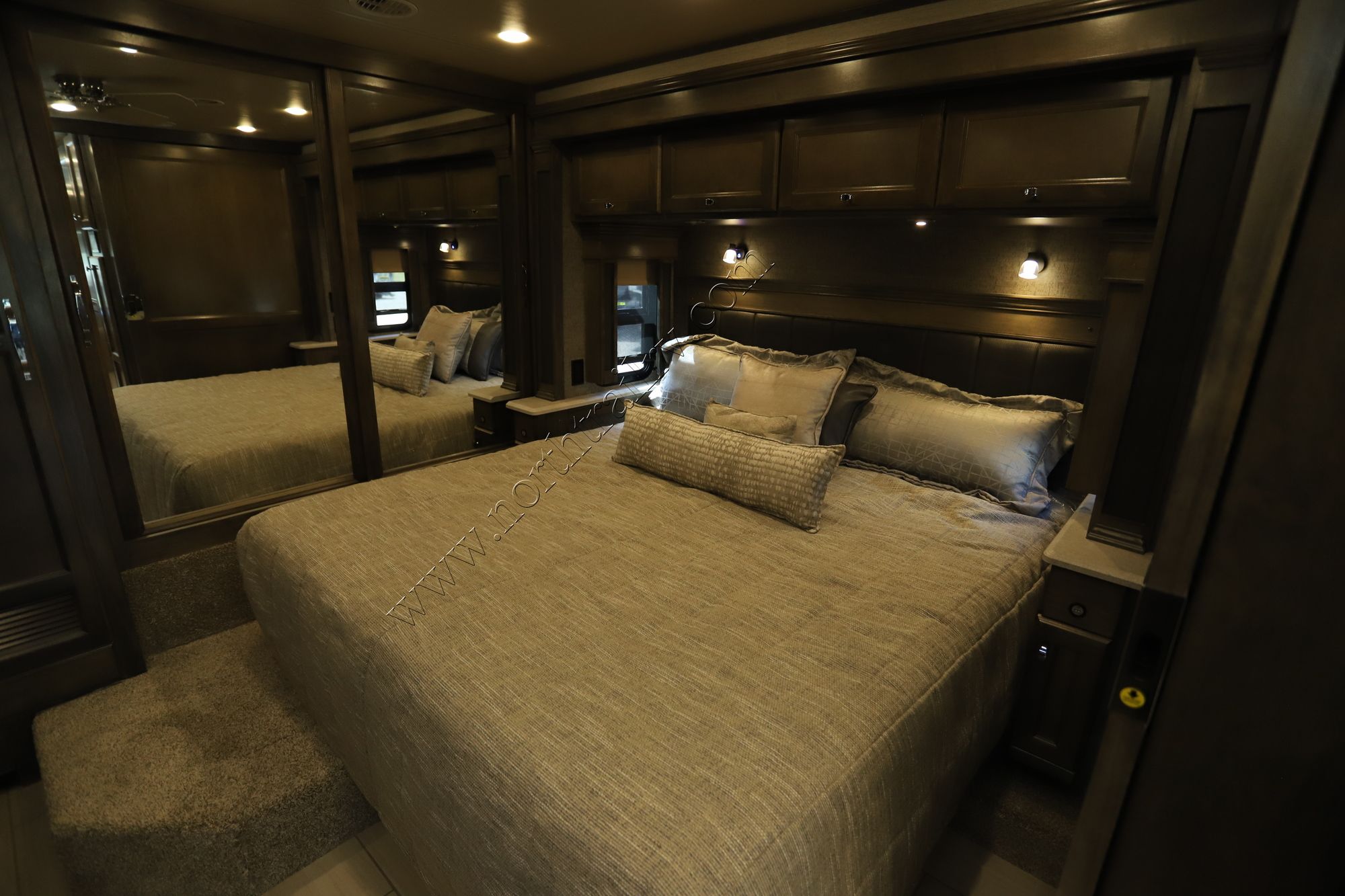 New 2022 Tiffin Motor Homes Allegro Red 33AA Class A  For Sale