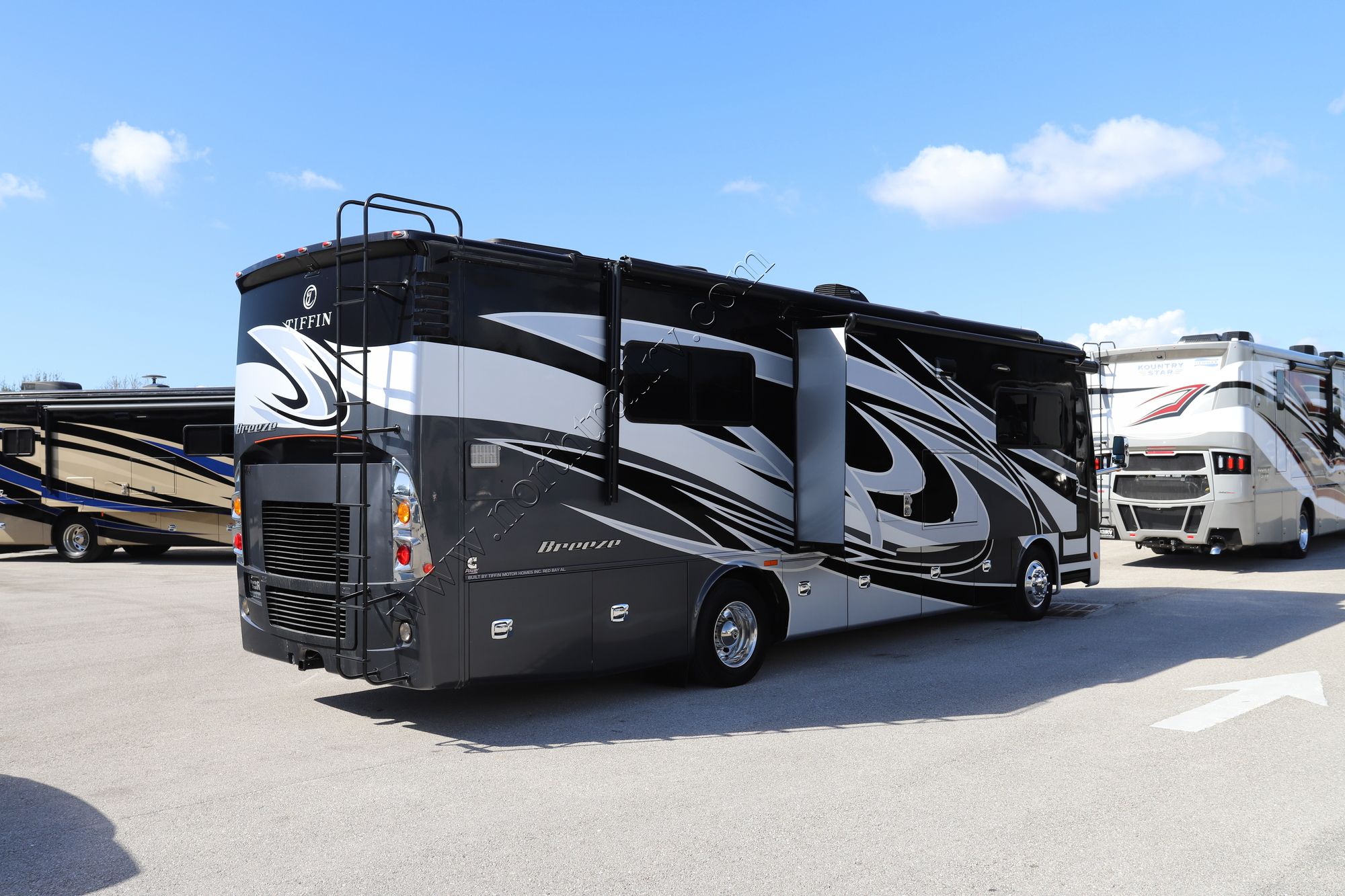 Used 2018 Tiffin Motor Homes Breeze 33BR Class A  For Sale