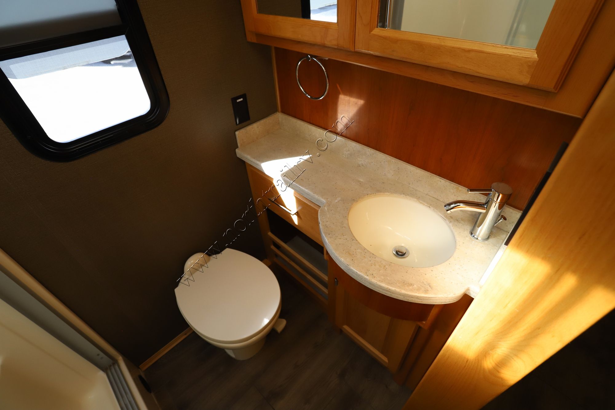 Used 2018 Tiffin Motor Homes Breeze 33BR Class A  For Sale