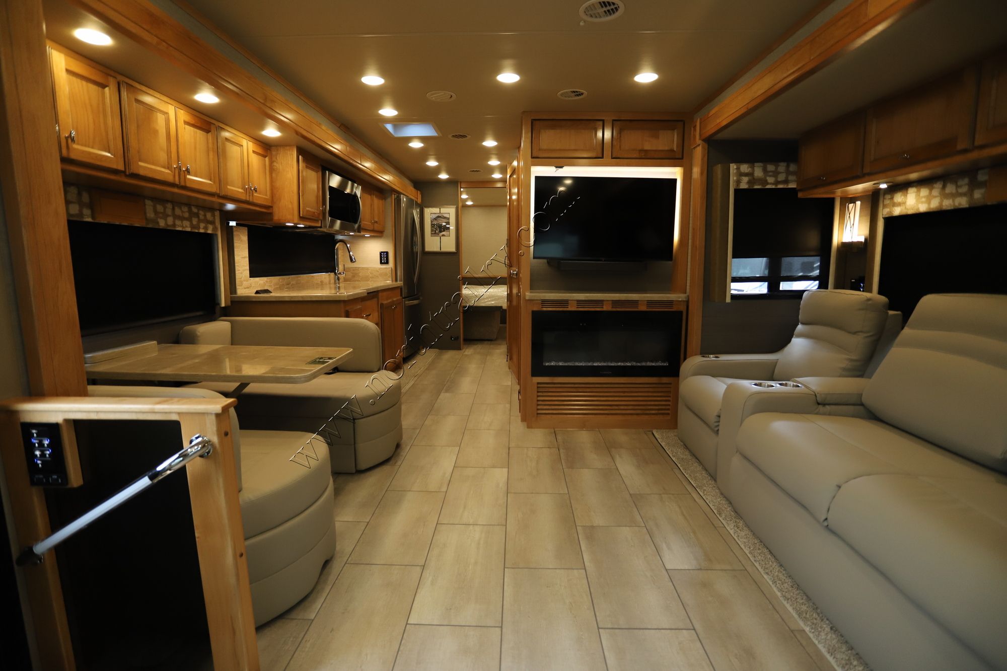 New 2022 Tiffin Motor Homes Allegro 34PA Class A  For Sale