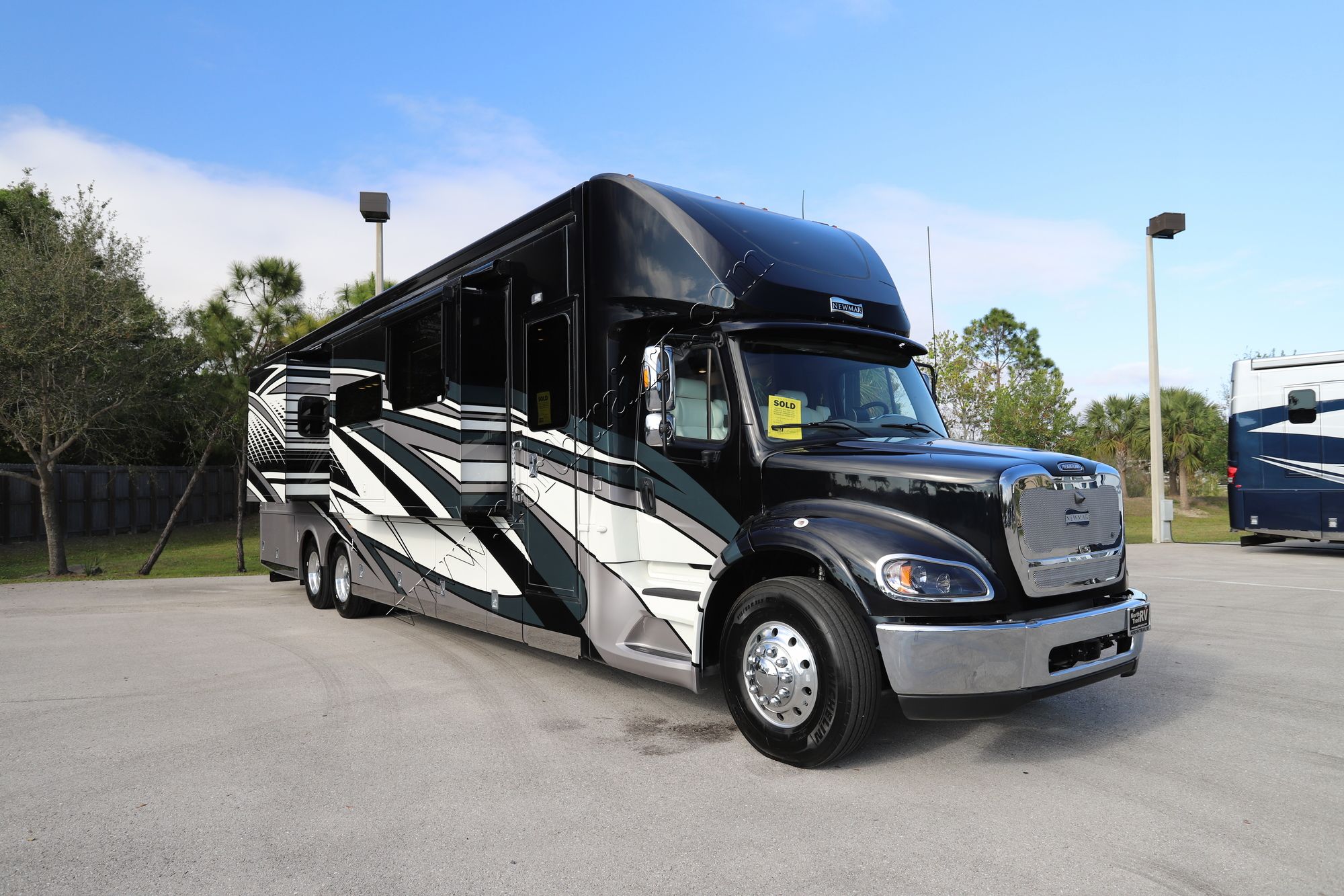 New 2022 Newmar Supreme Aire 4573 Super C  For Sale