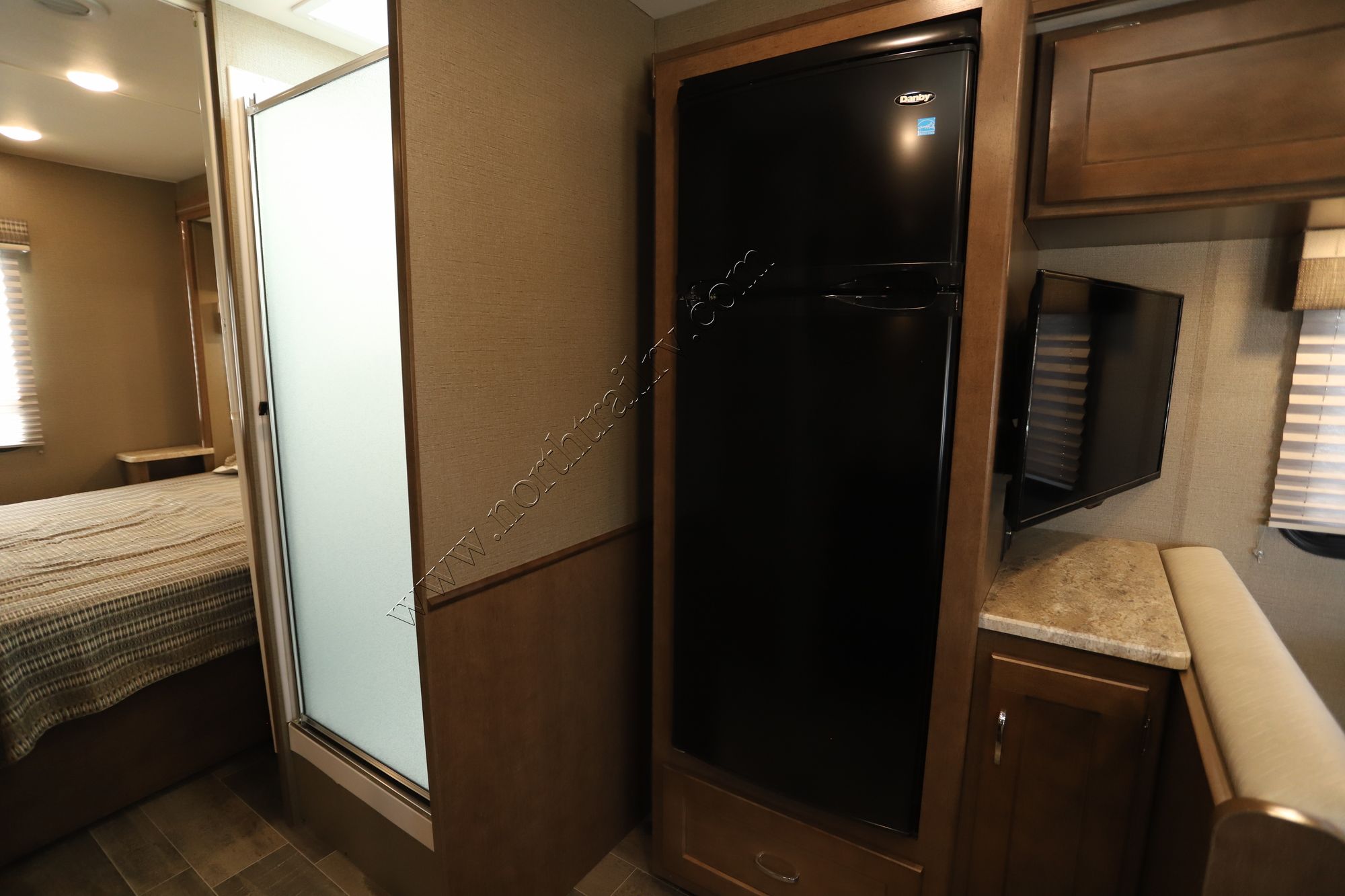 Used 2019 Winnebago Intent 26M Class A  For Sale