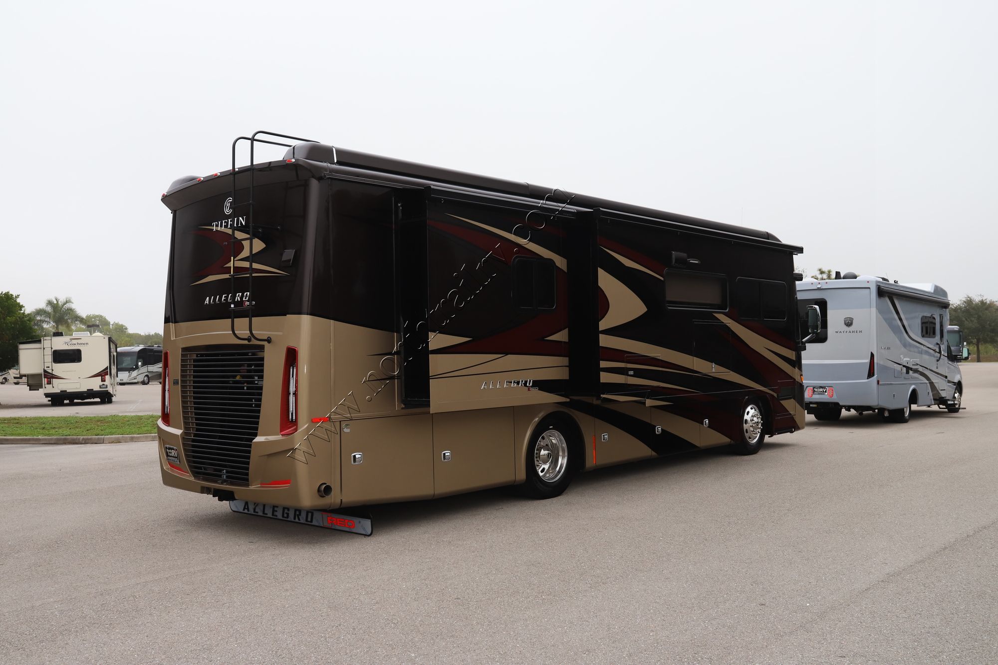 New 2022 Tiffin Motor Homes Allegro Red 33AA Class A  For Sale