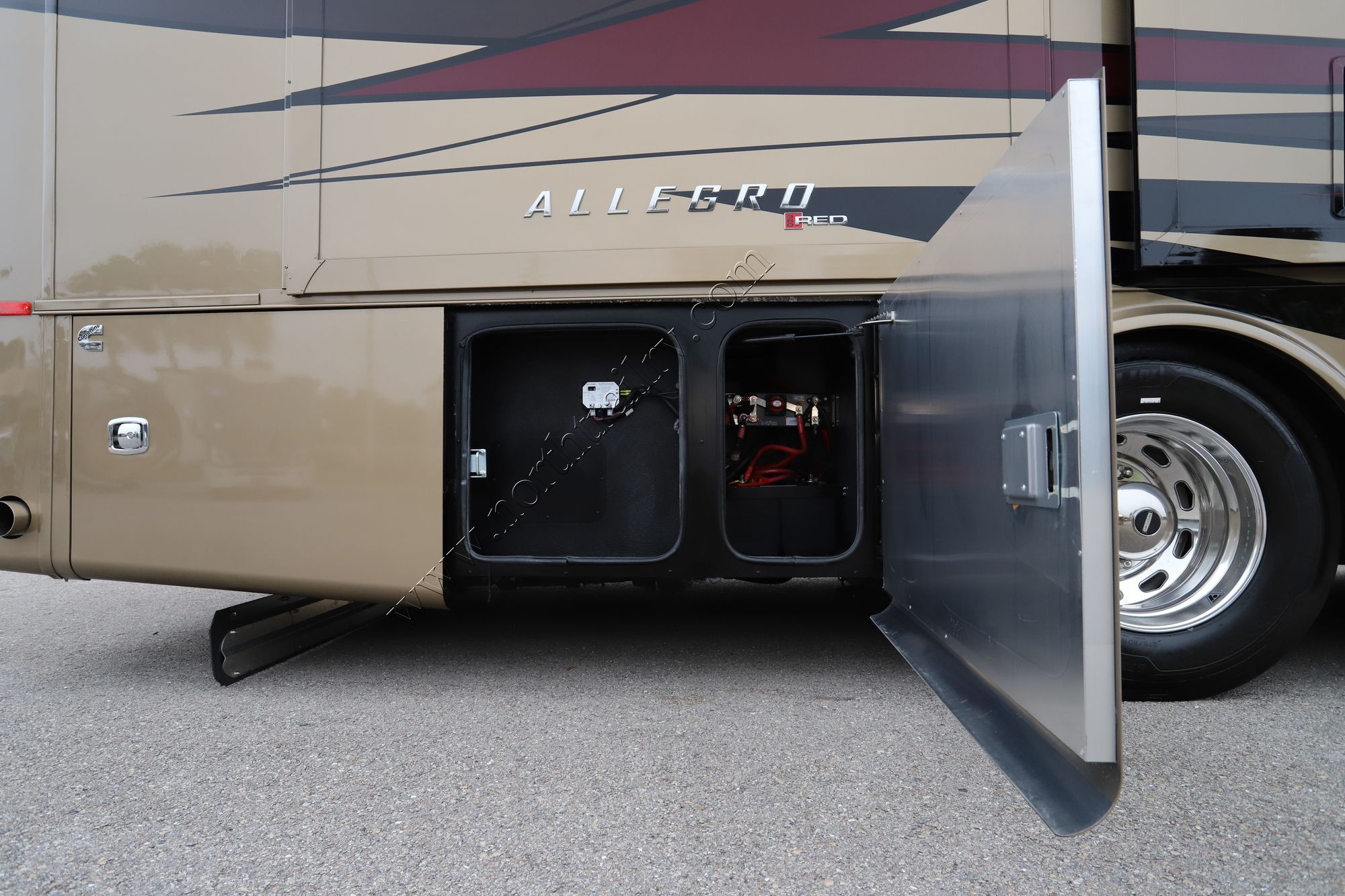 New 2022 Tiffin Motor Homes Allegro Red 33AA Class A  For Sale