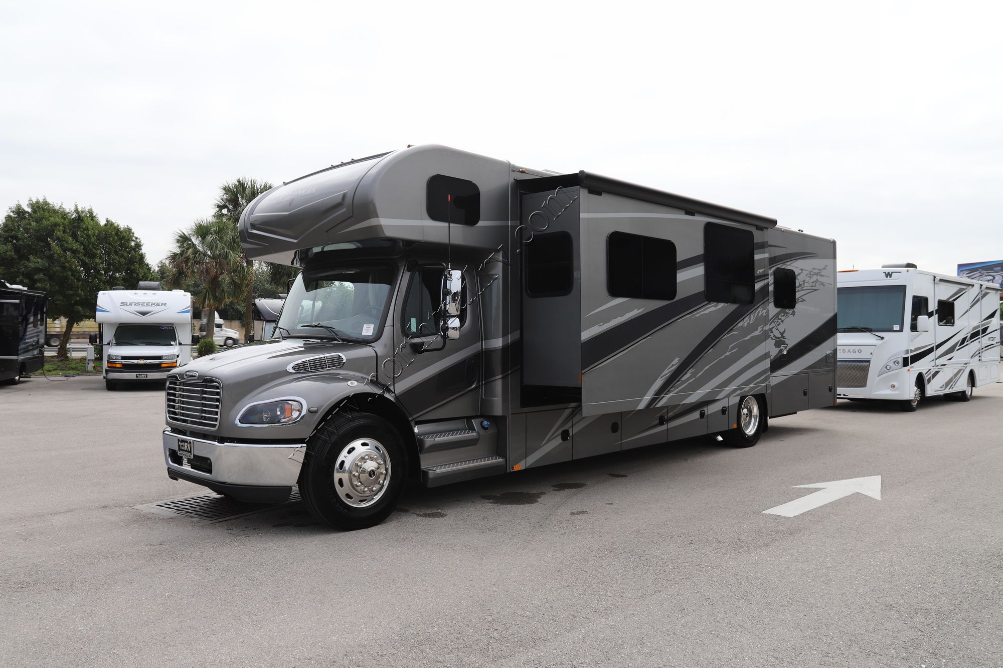 Used 2021 Renegade Rv Valencia 38RB Super C  For Sale