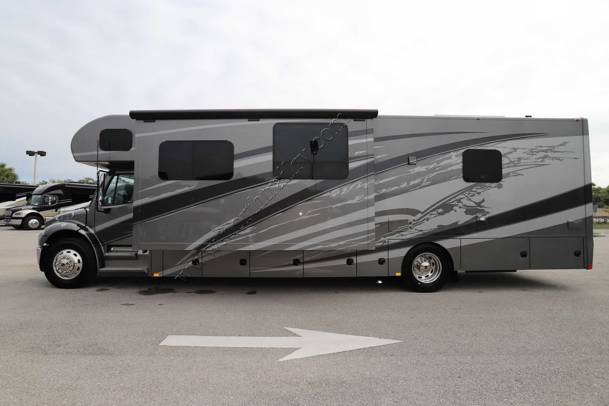 Used 2021 Renegade Rv Valencia 38RB Super C  For Sale