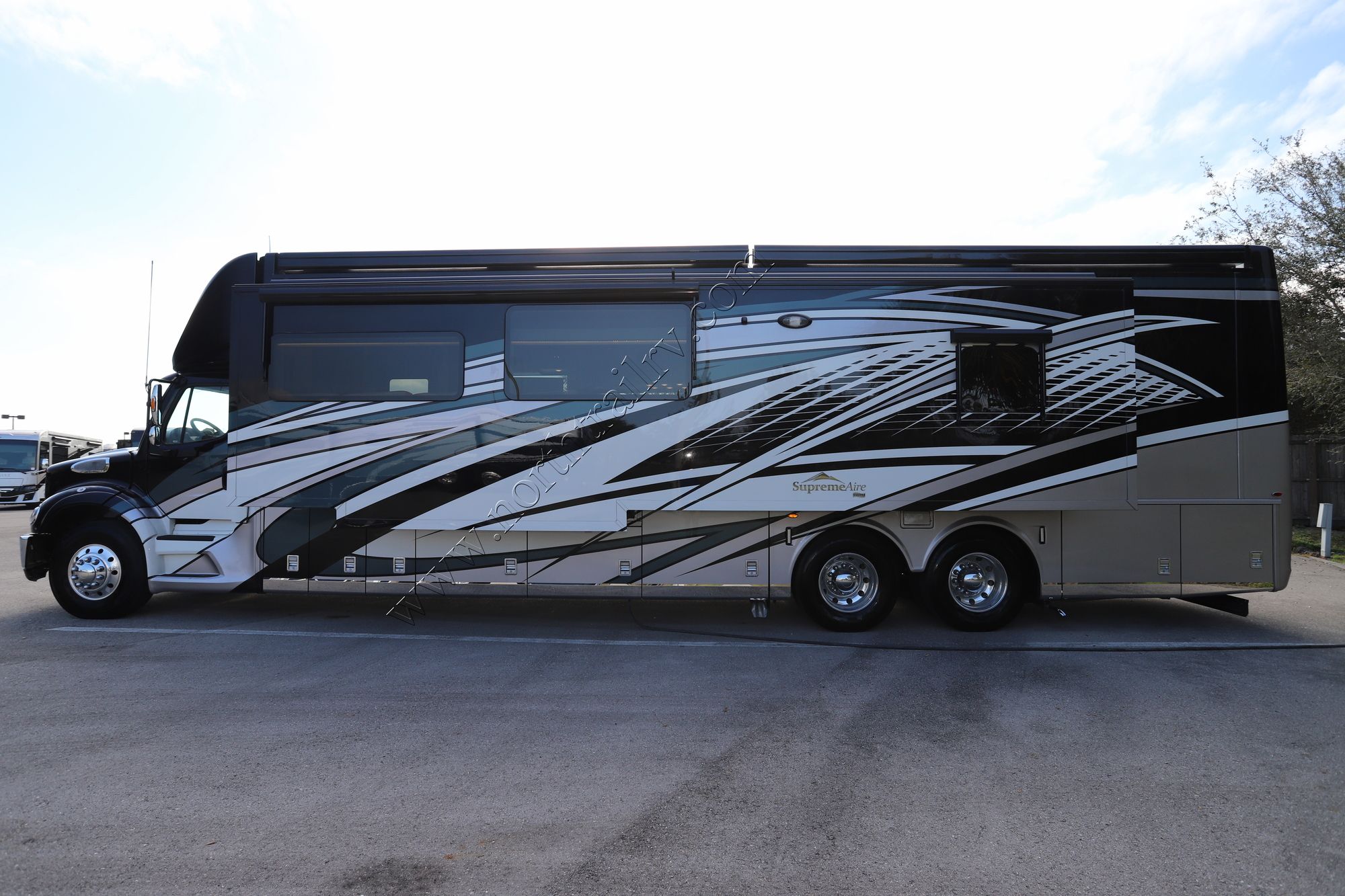 New 2022 Newmar Supreme Aire 4573 Super C  For Sale