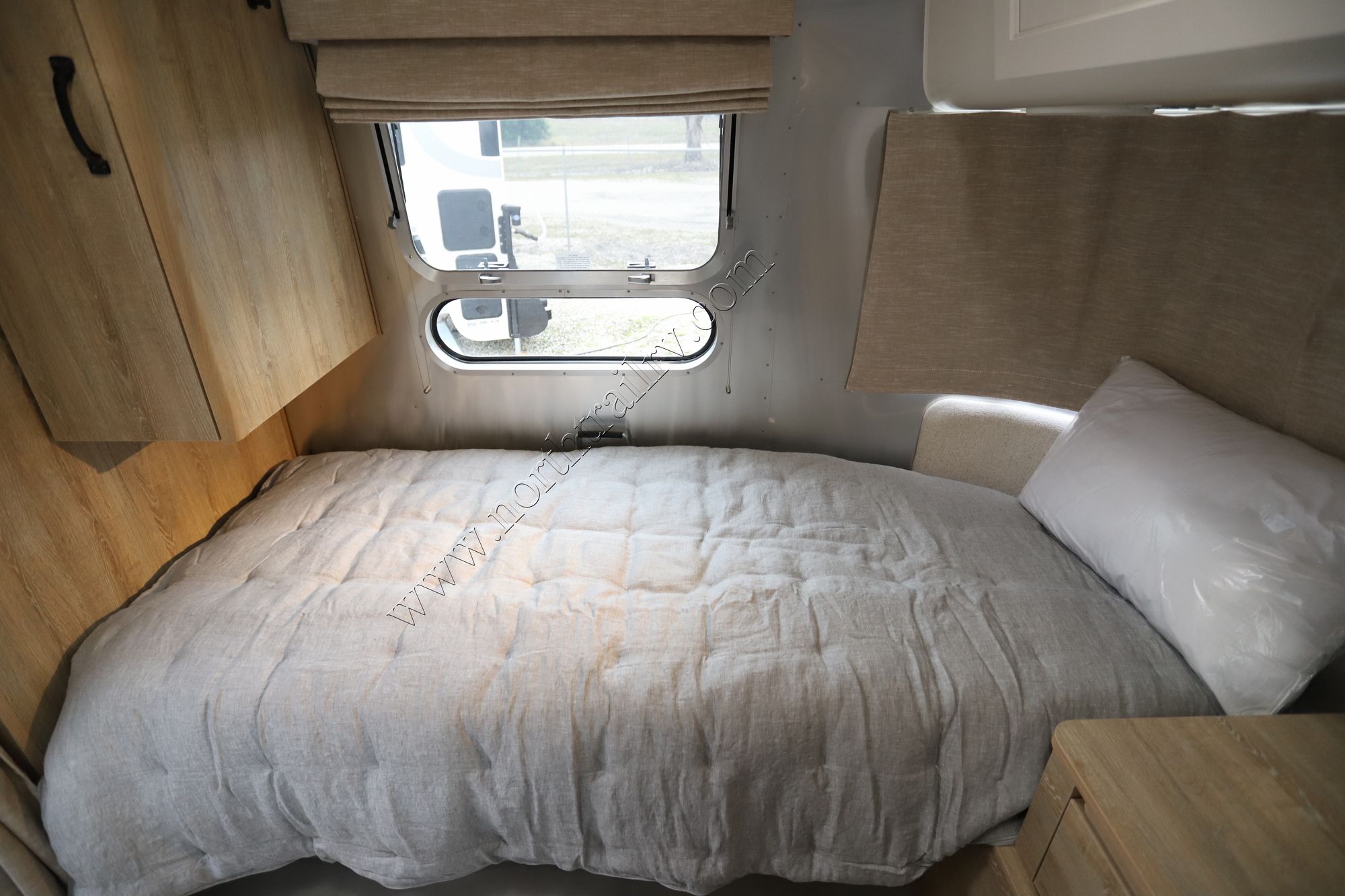 New 2022 Airstream Pottery Barn 28RB Travel Trailer  For Sale